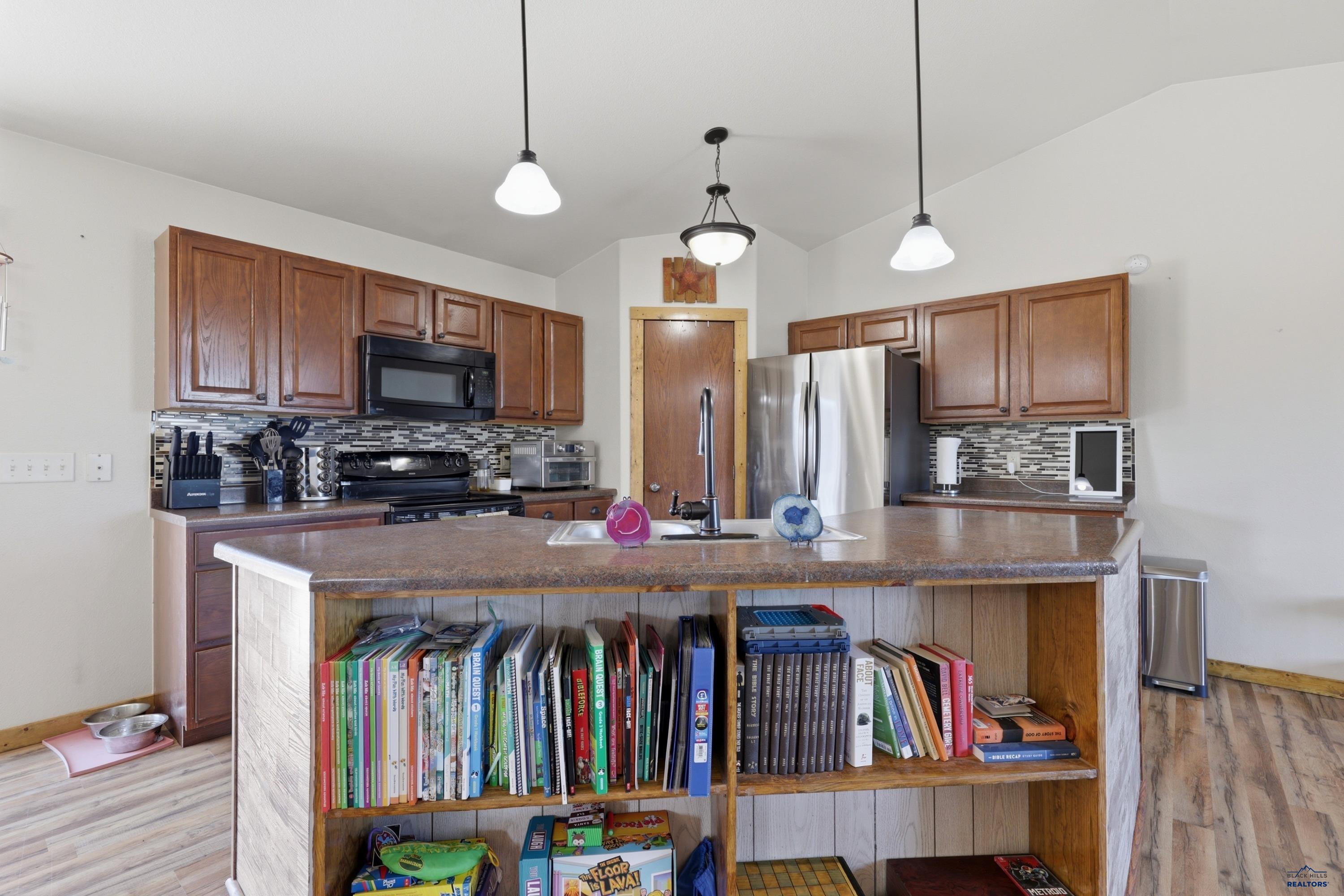 719 BEAR TOOTH CT