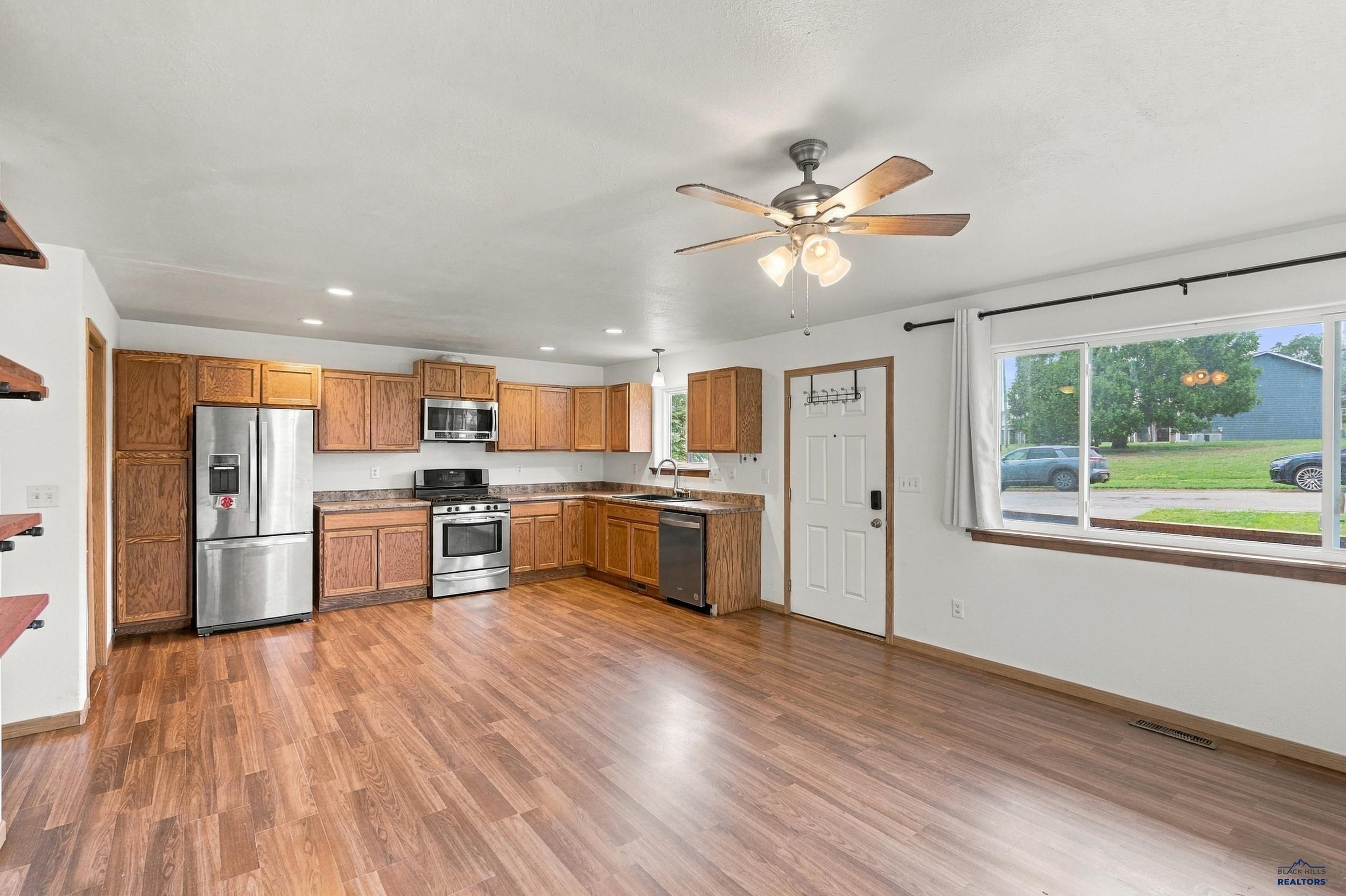 235 LINDBERGH AVE