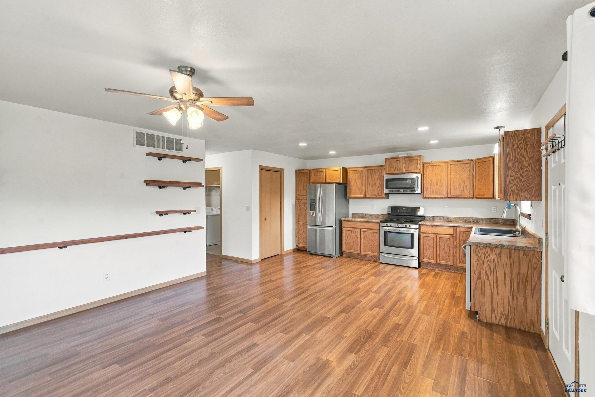 235 LINDBERGH AVE