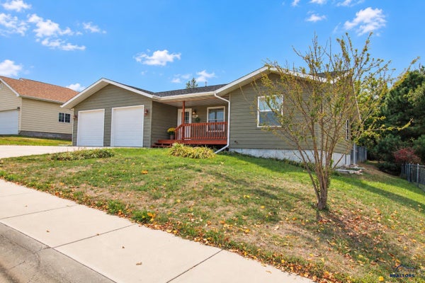 920 SUMMIT ST, BELLE FOURCHE, SD 57717 - Image 46a22dec475b036bf8b4cd4b3c4b9b17/1449469976