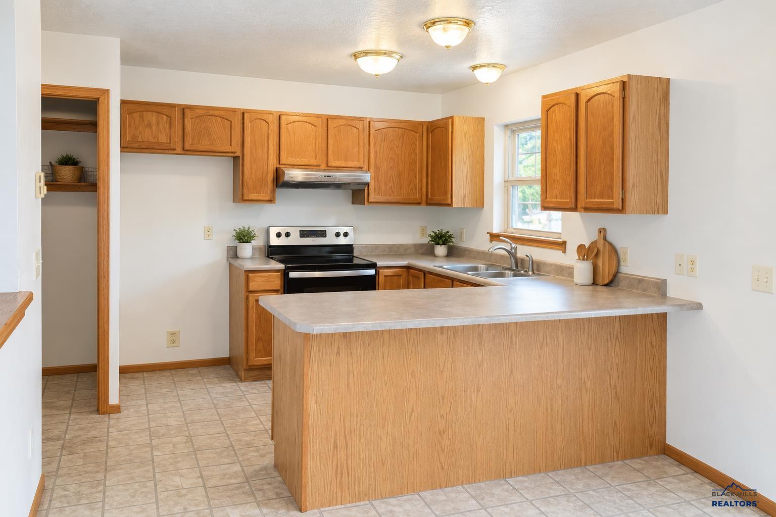 920 SUMMIT