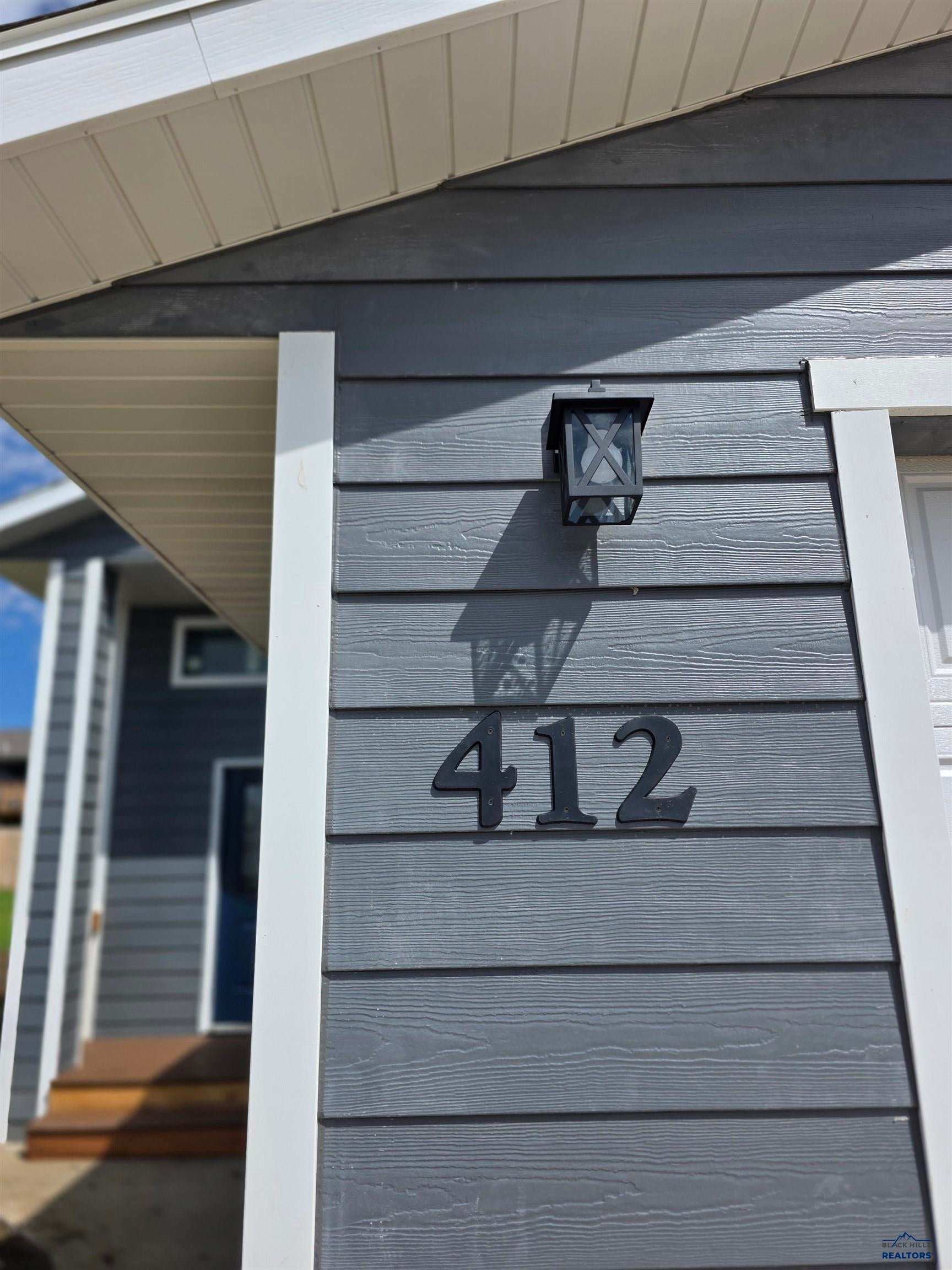 412 NIGHTHAWK DR