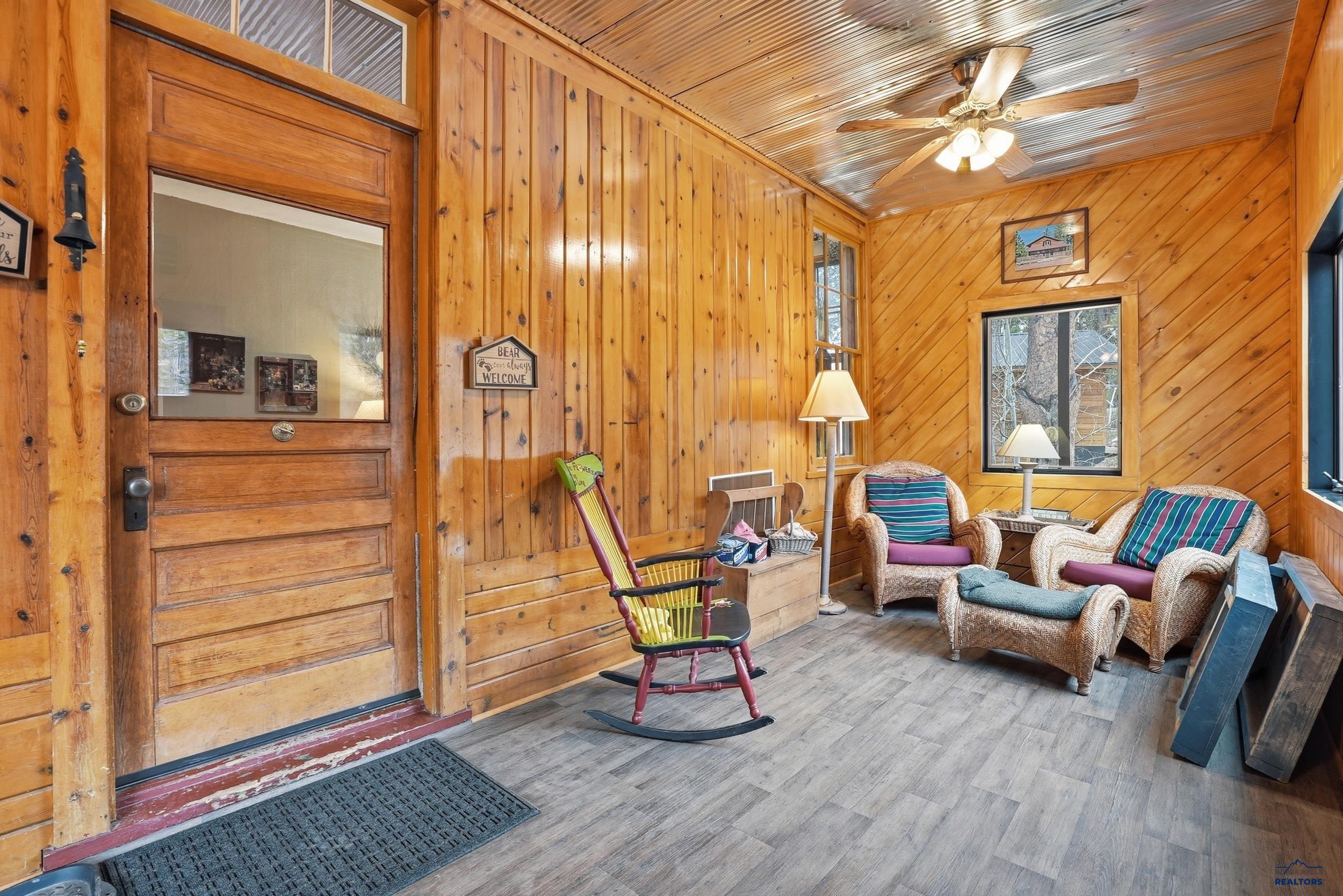 21179 LOOKOUT TRAIL