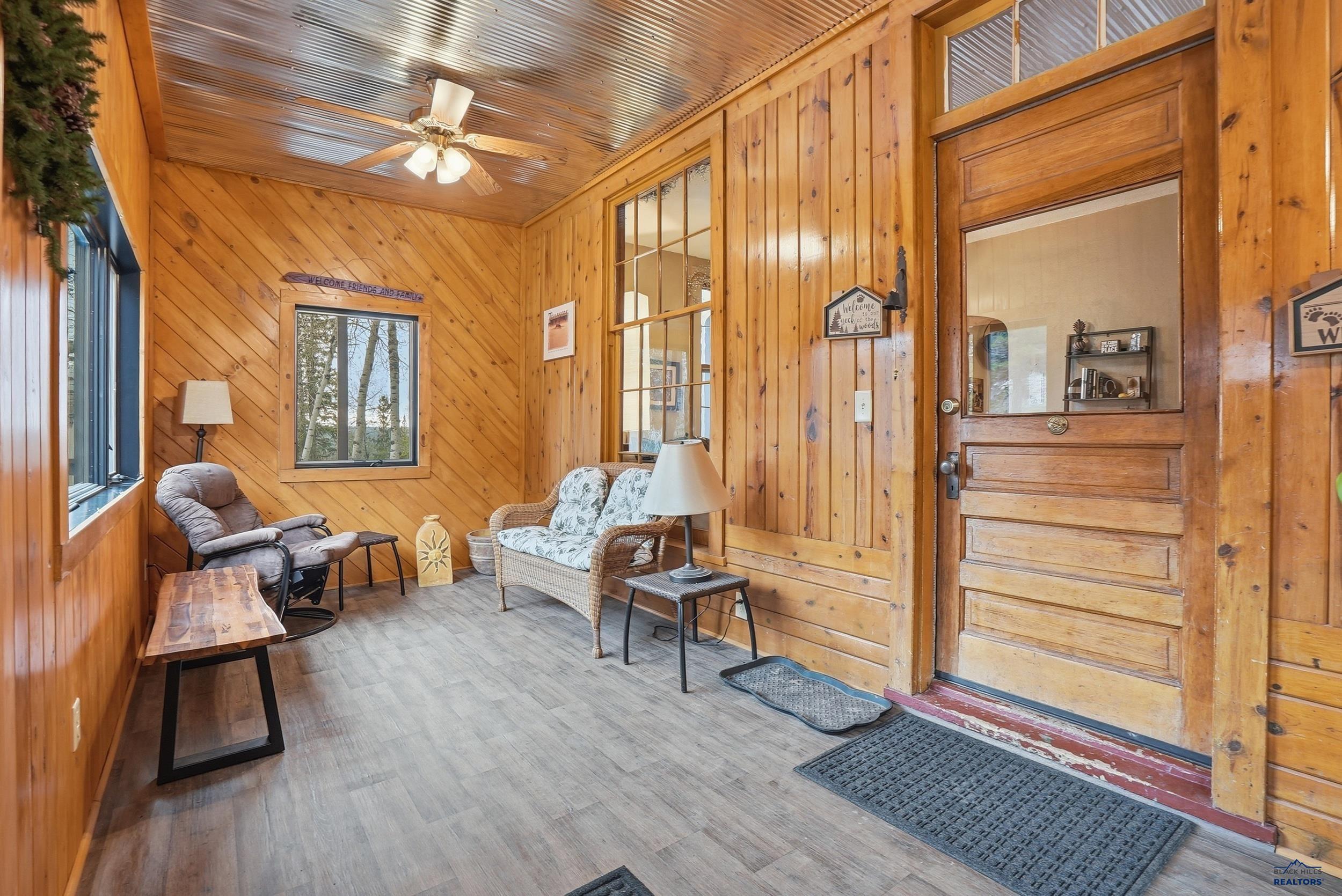 21179 LOOKOUT TRAIL