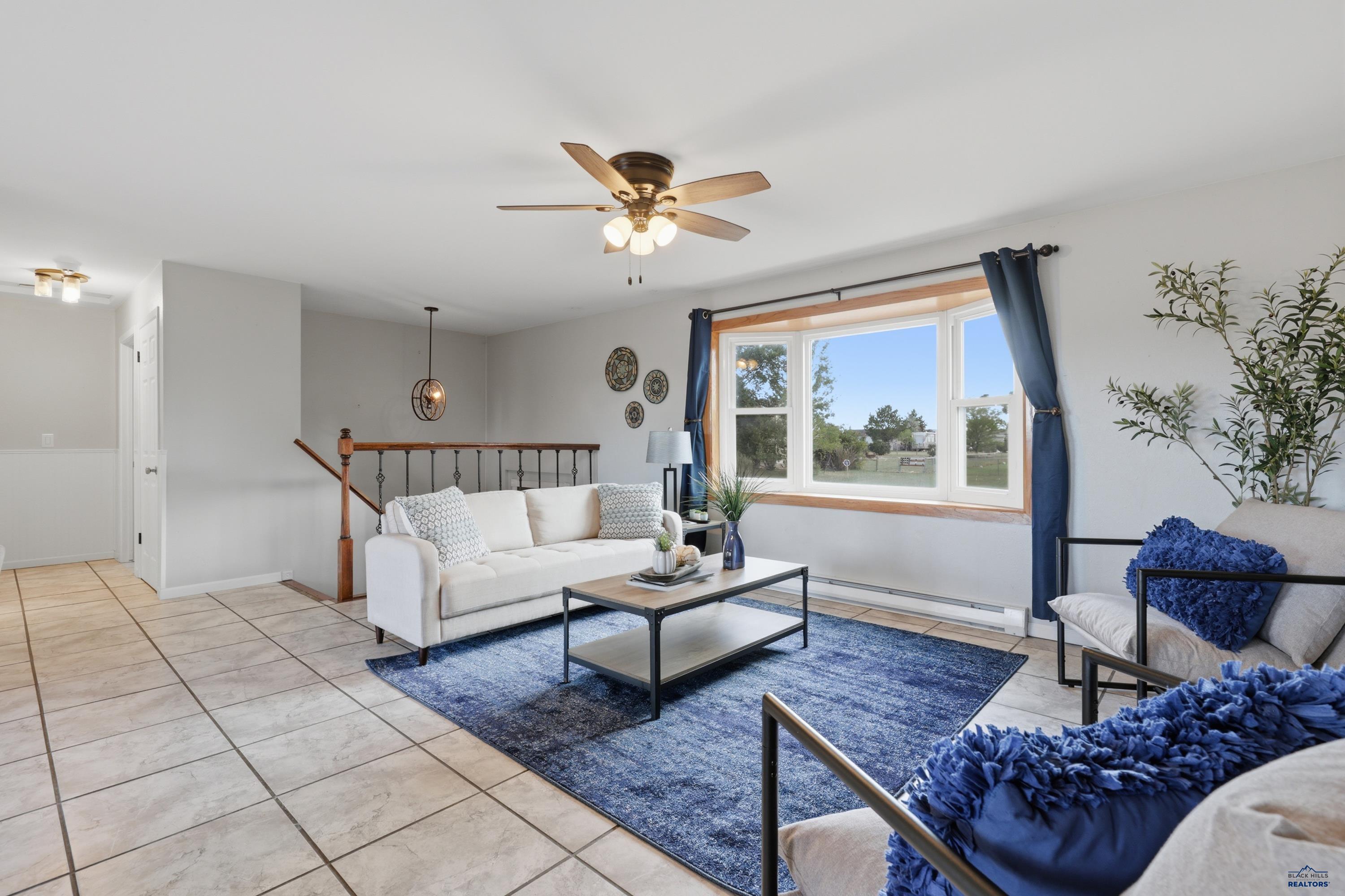 520 SWALLOW DR