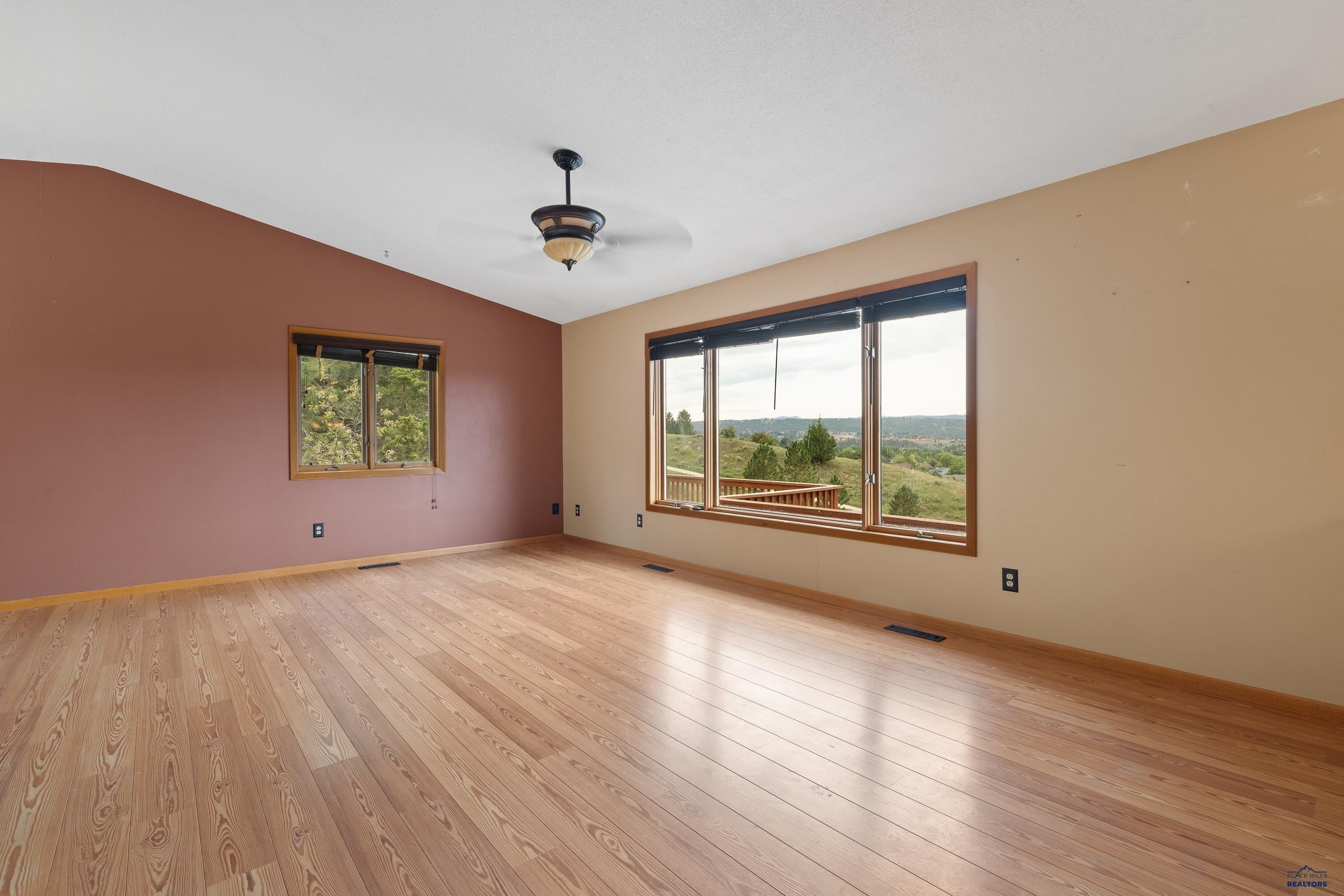 2108 HARNEY DR