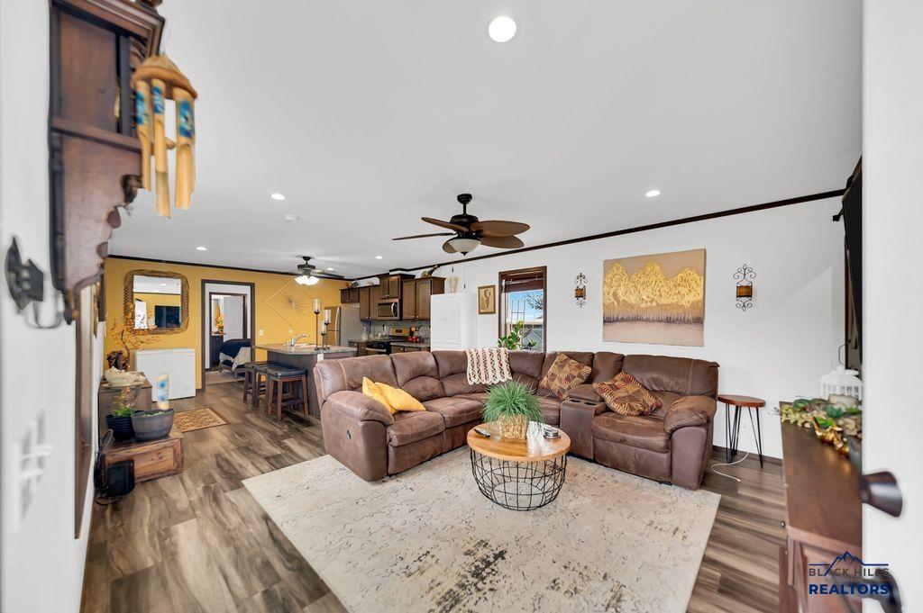 1702 E HWY 44