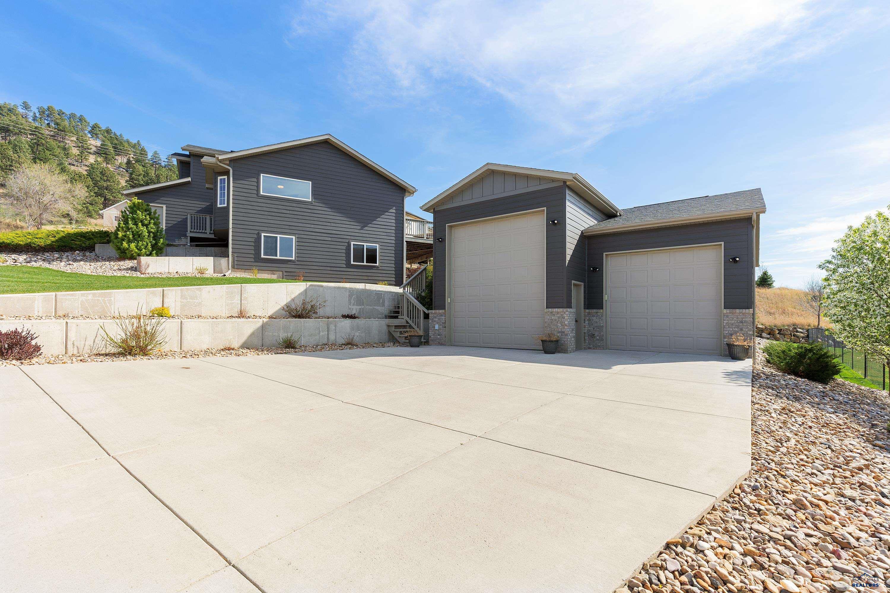 2049 HARNEY DR