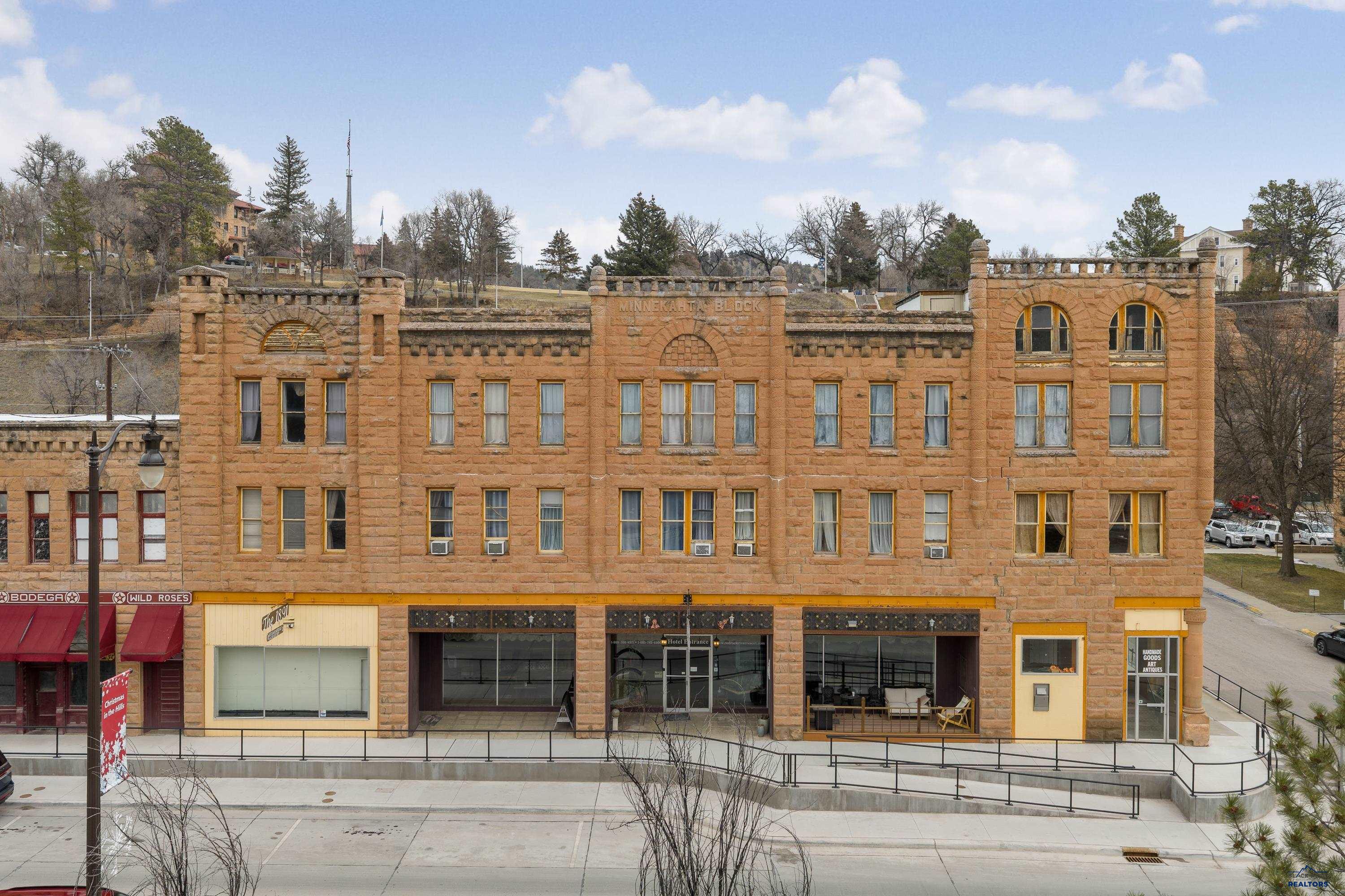 Photo 1 of 40 — 603 N RIVER ST, Hot Springs, SD 57747