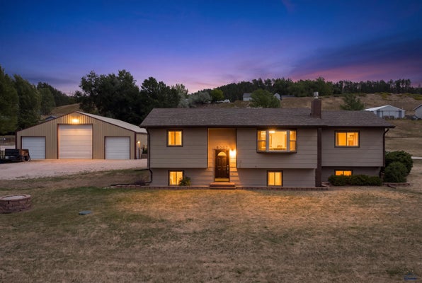 8062 BLUCKSBERG DR, STURGIS, SD 57785 - Image 4cb53b0366d4894bf87486df0b5a8d8b/3327436182