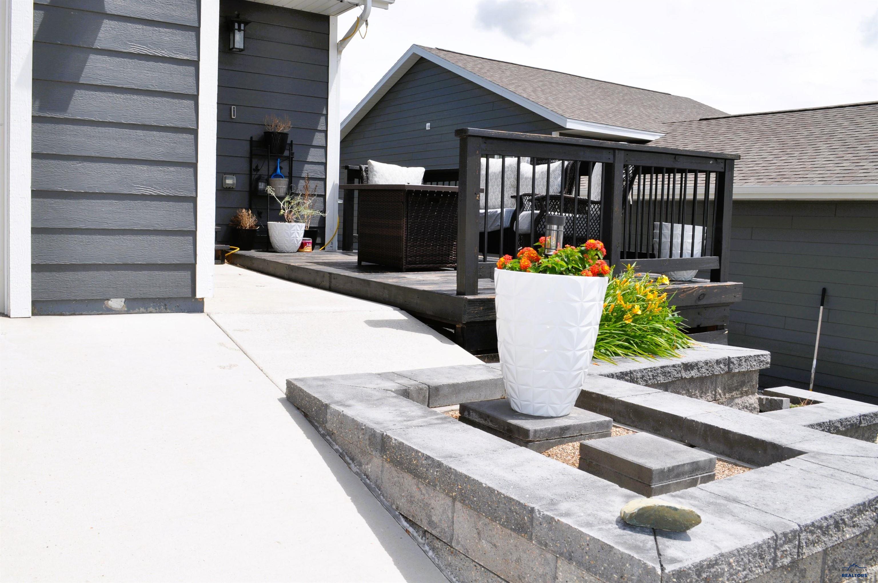 856 DIAMOND RIDGE BOULEVARD