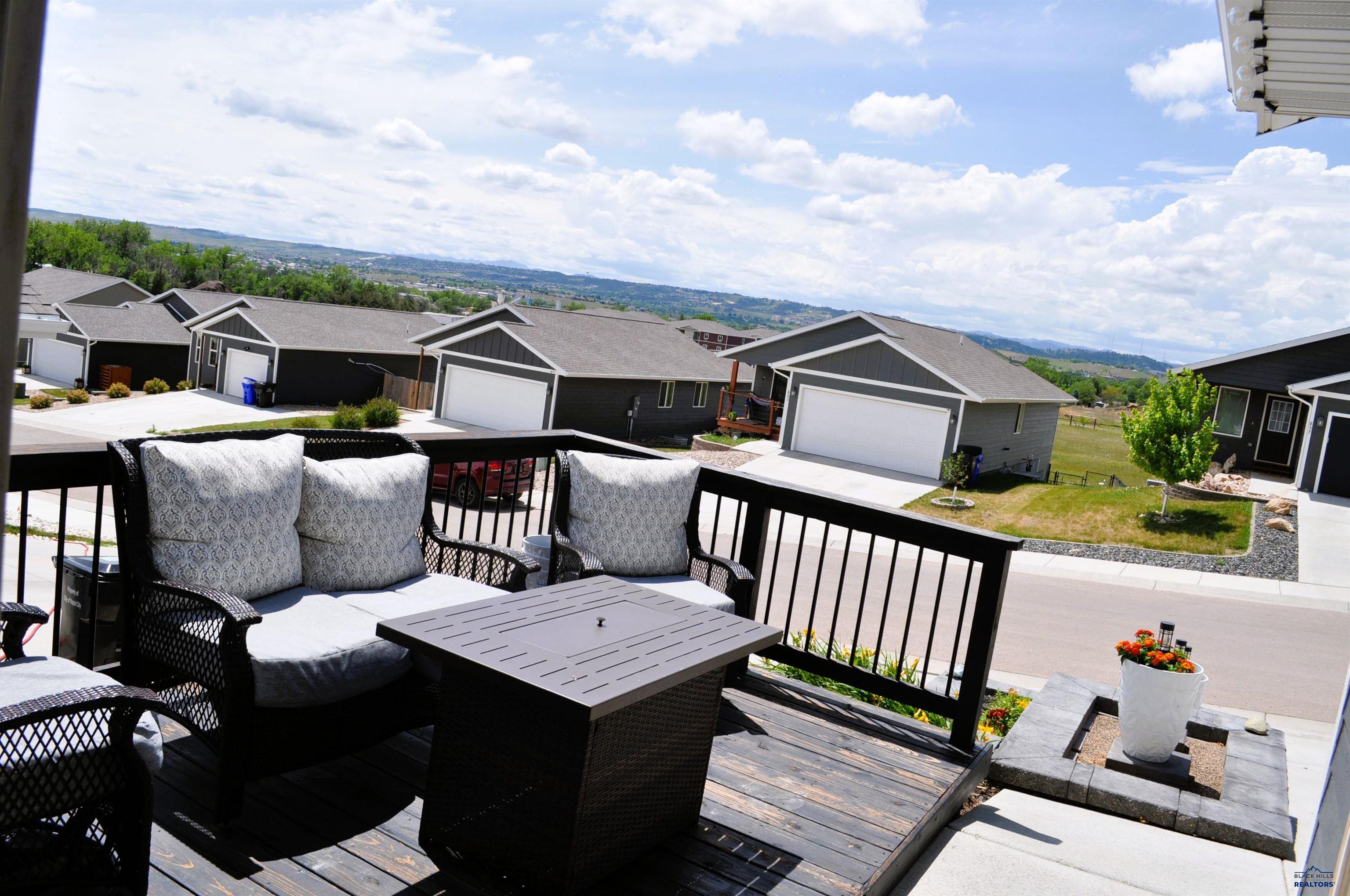 856 DIAMOND RIDGE BOULEVARD