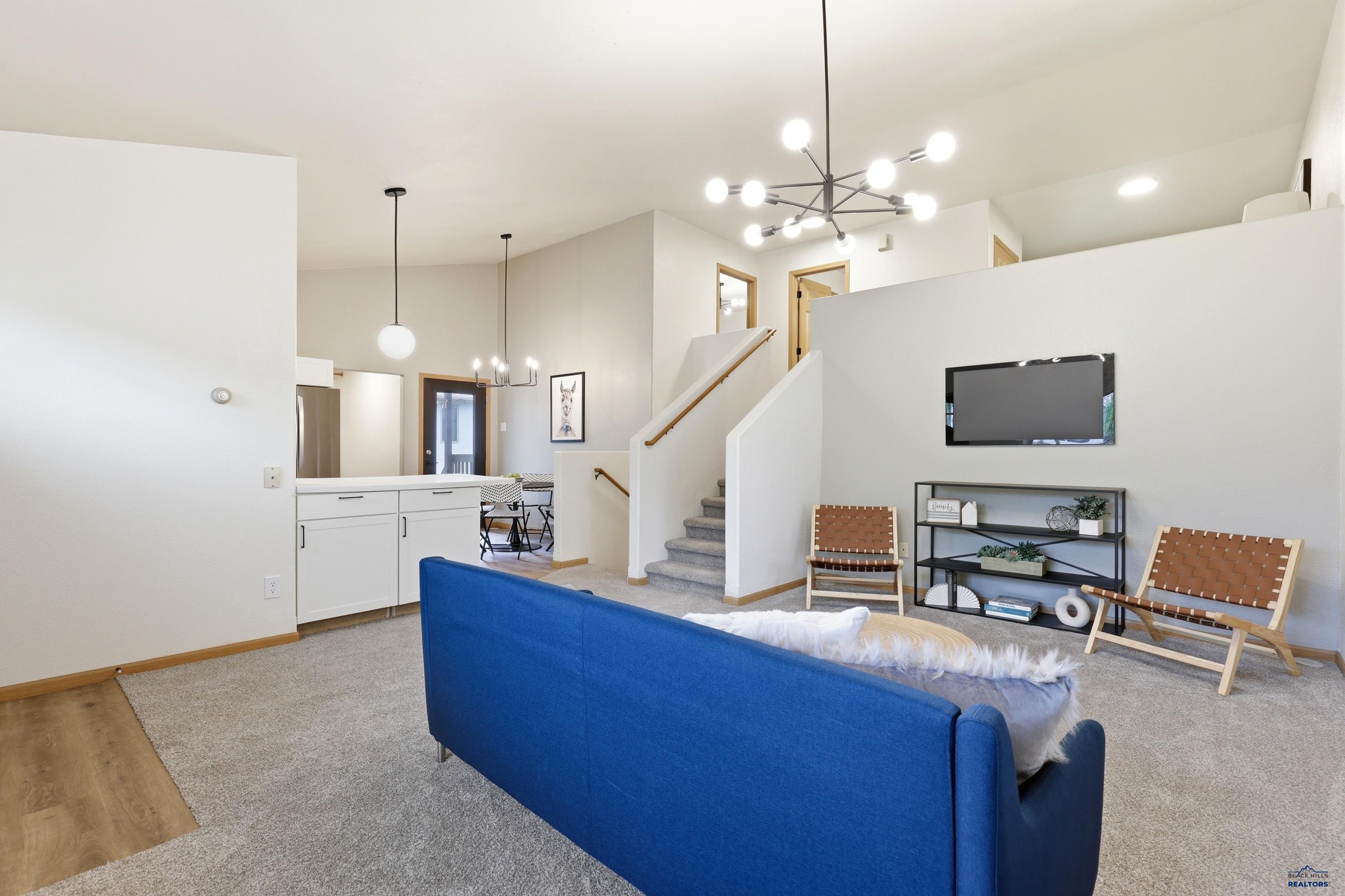 2383 HILLSIDE DR