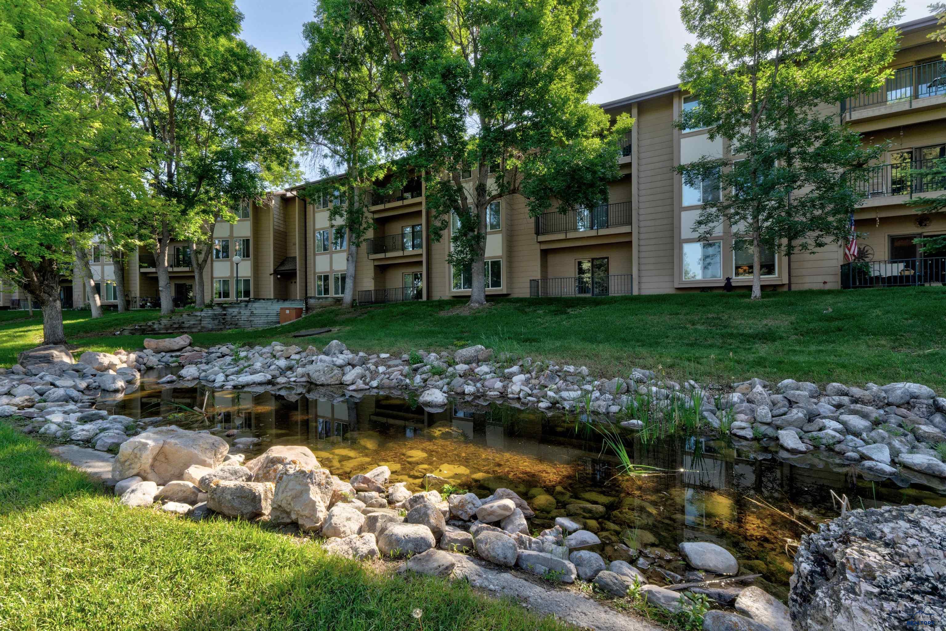 3945 FAIRWAY HILLS DR