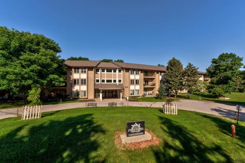 3945 FAIRWAY HILLS DR Rapid City SD 57702