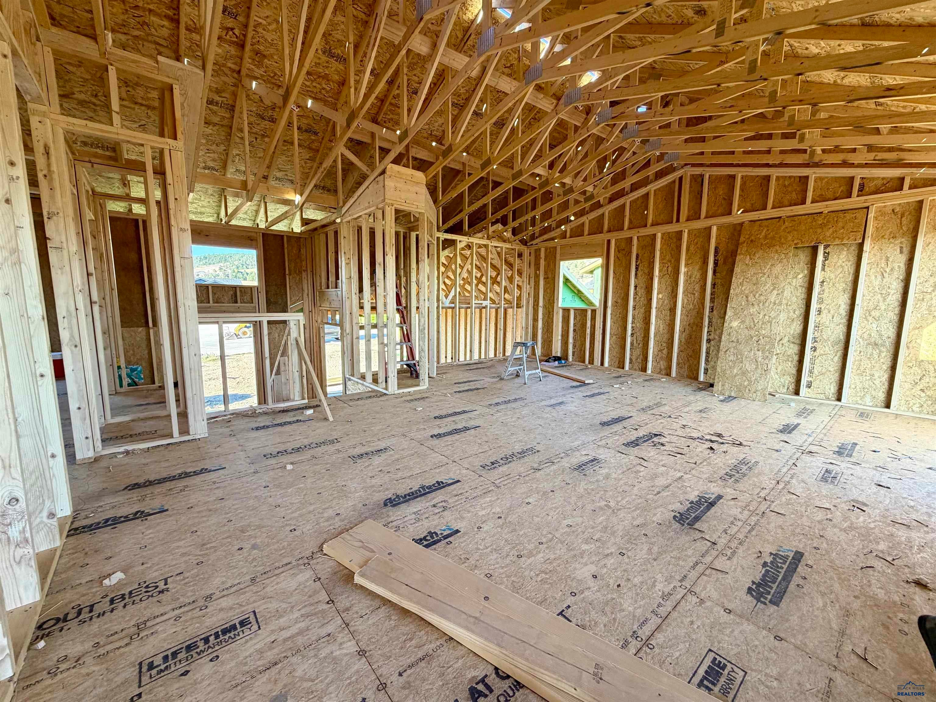 Lot 8 W COUNTRY RD