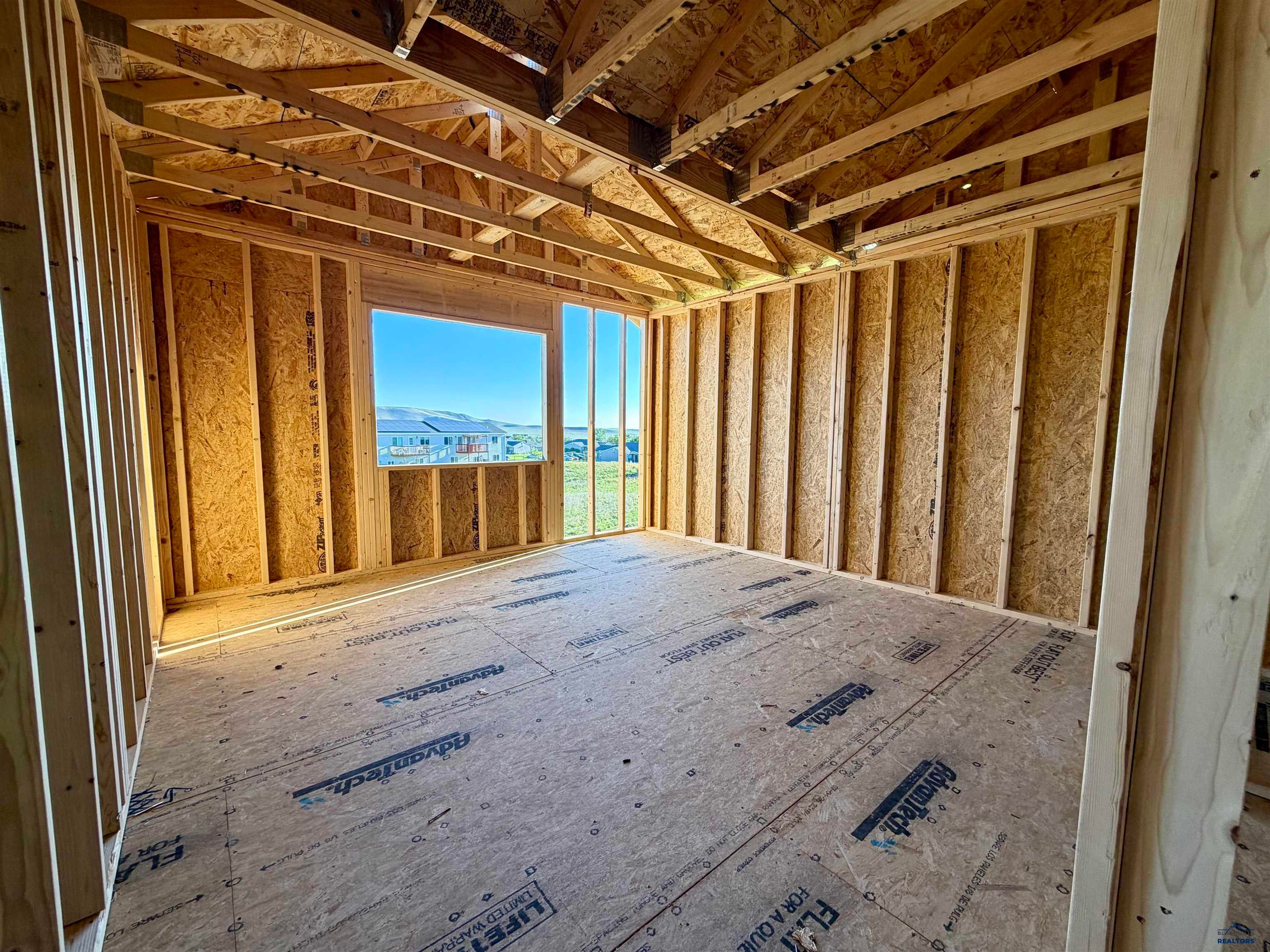 Lot 8 W COUNTRY RD