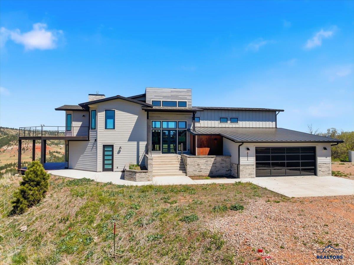 2111 VANTAGE CIR
