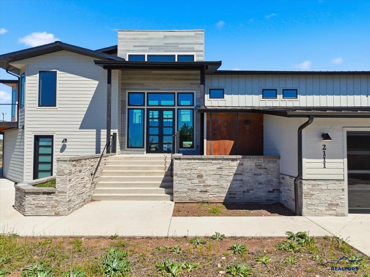 2111 VANTAGE CIR