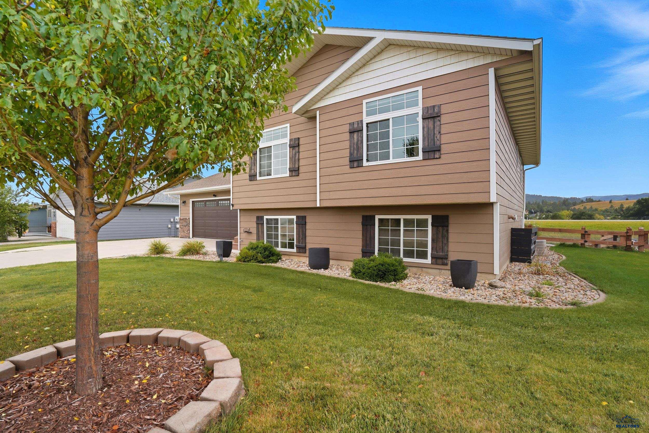 1727 IRON HORSE LOOP