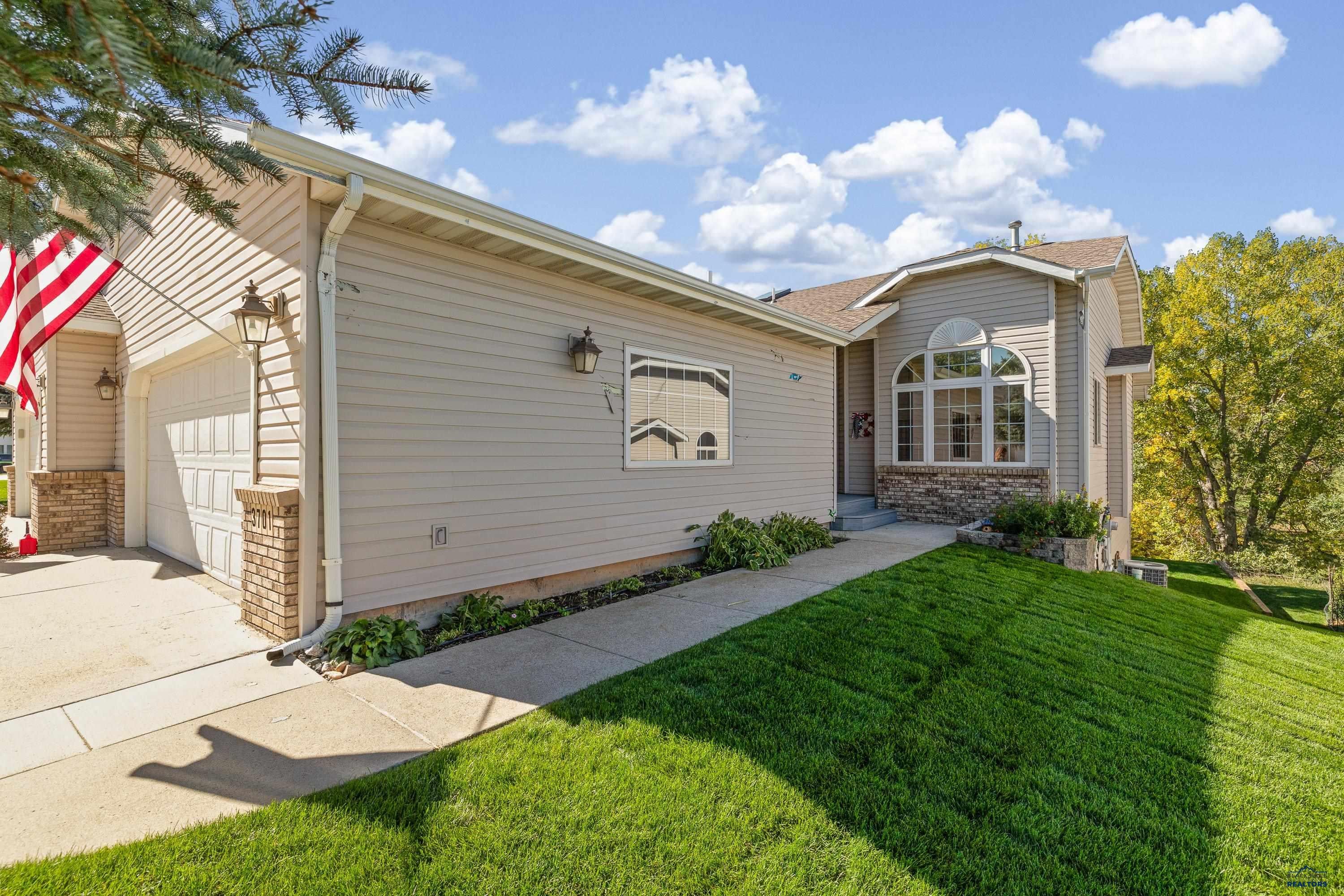 3701 PARK DR