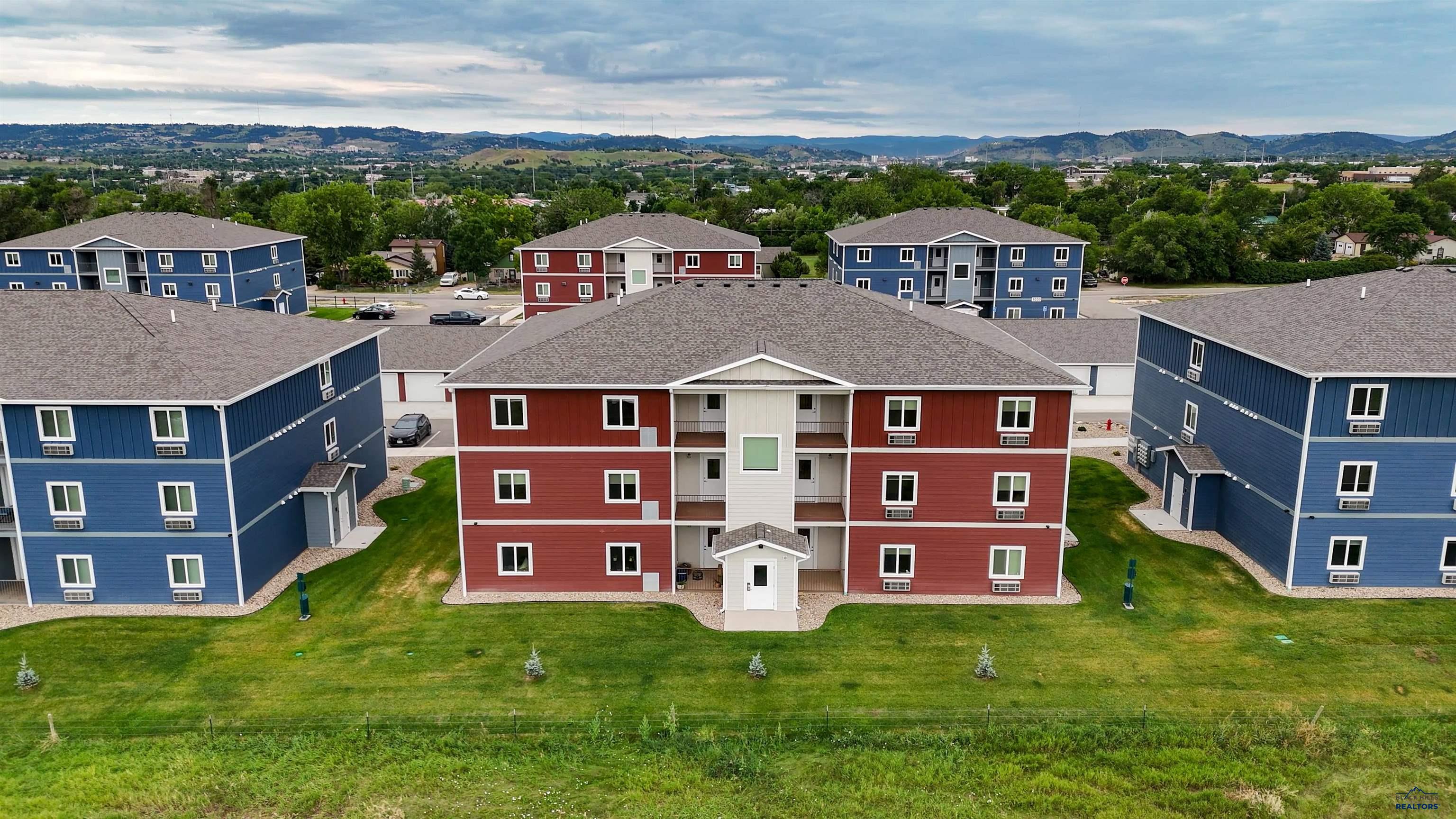 1050 VALLEY DR
