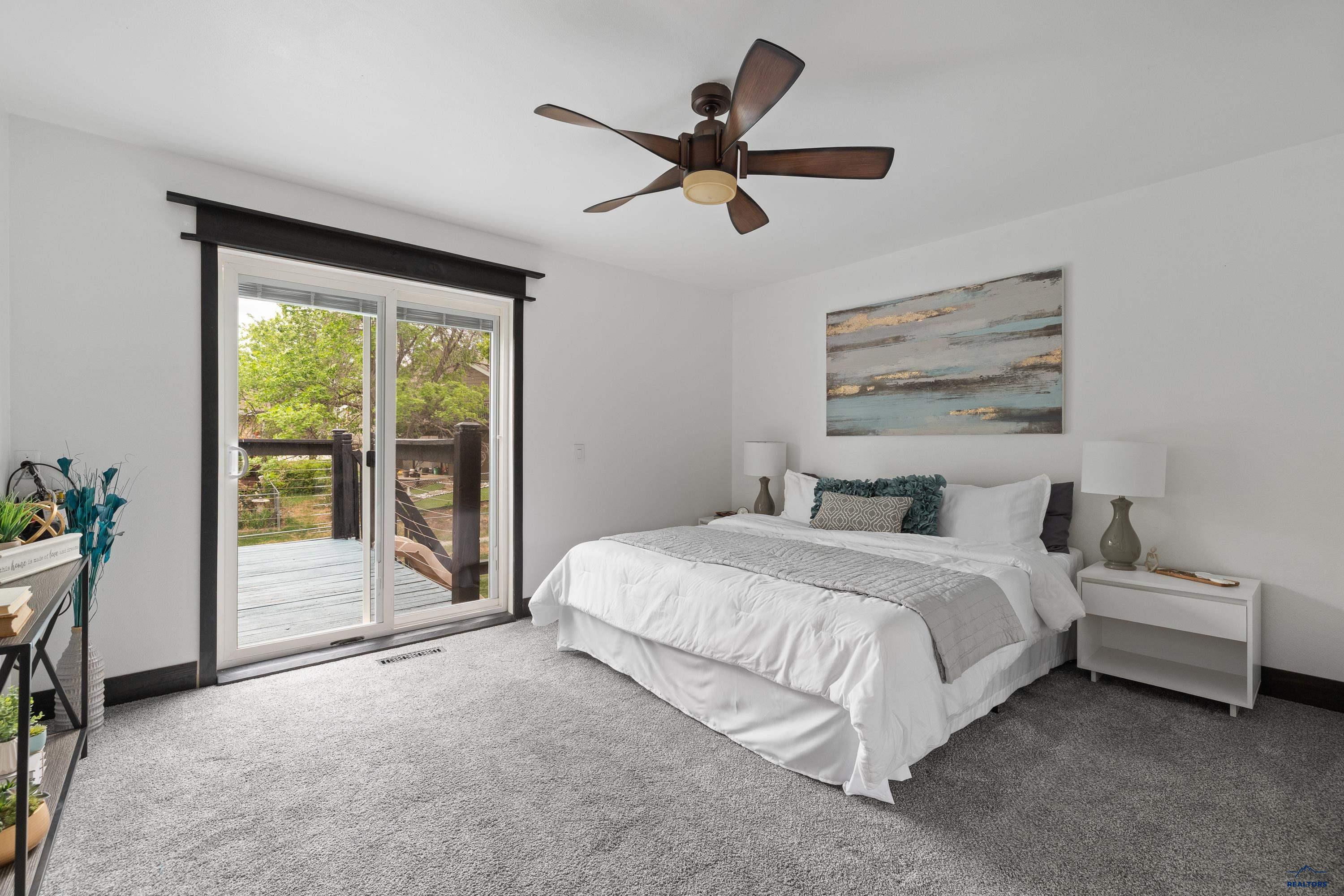1215 RANGE VIEW CIR