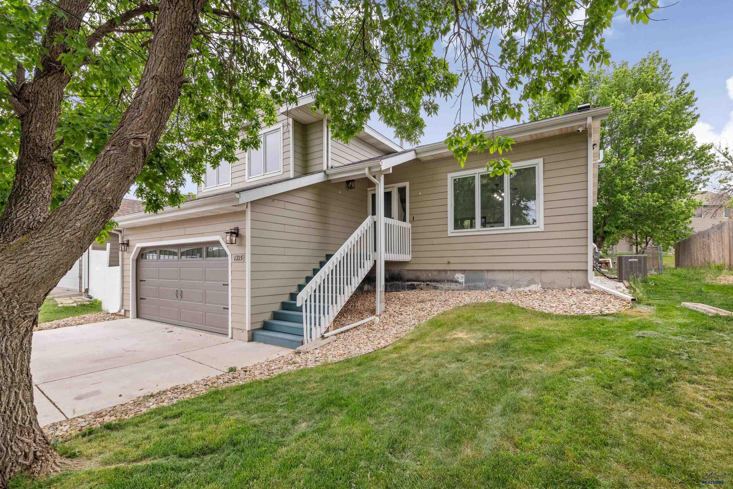 1215 RANGE VIEW CIR