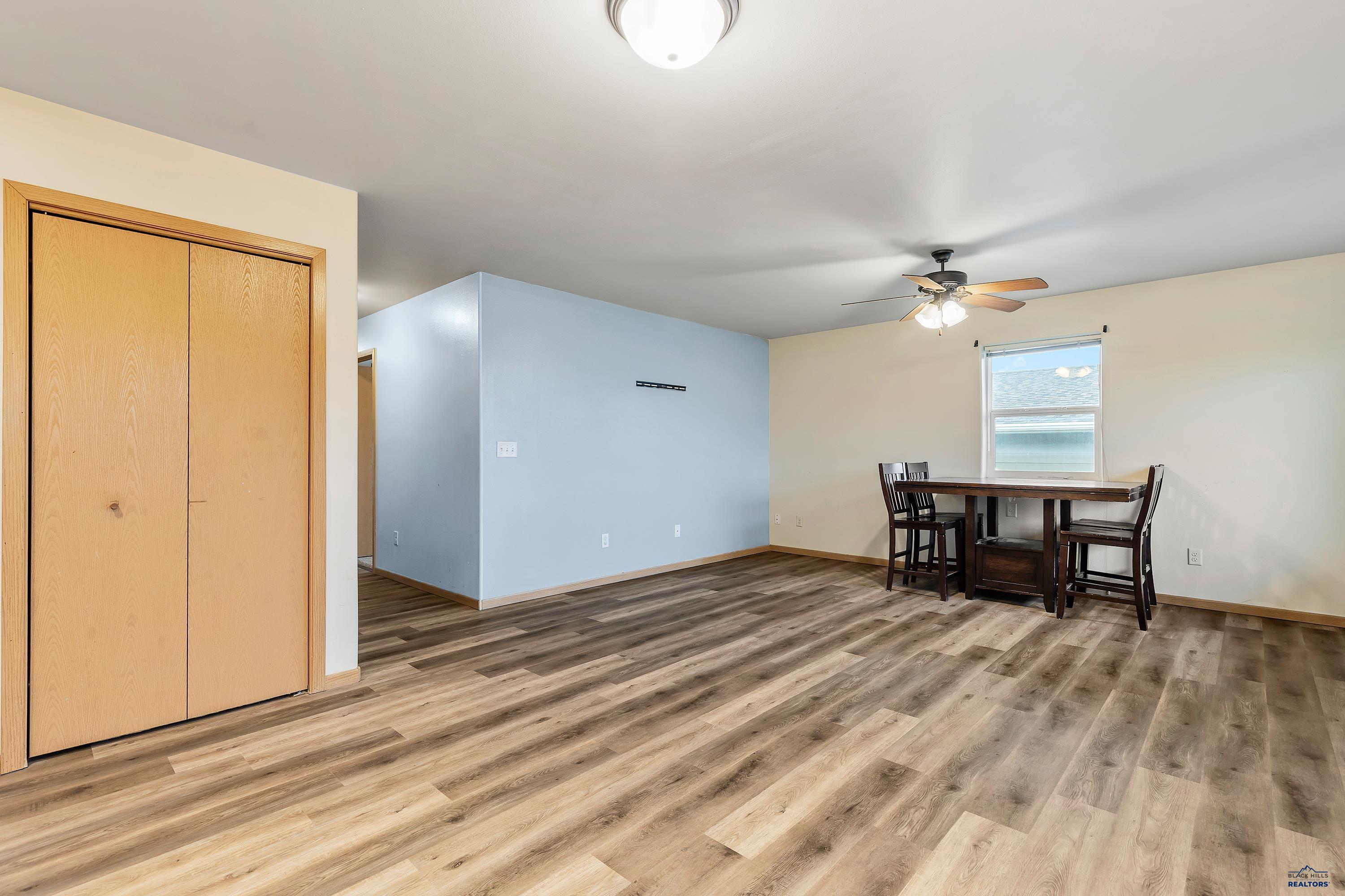 Rapid City, South Dakota 57701, United States, 3 Bedrooms Bedrooms, ,1 BathroomBathrooms,Residential,Pending,57679