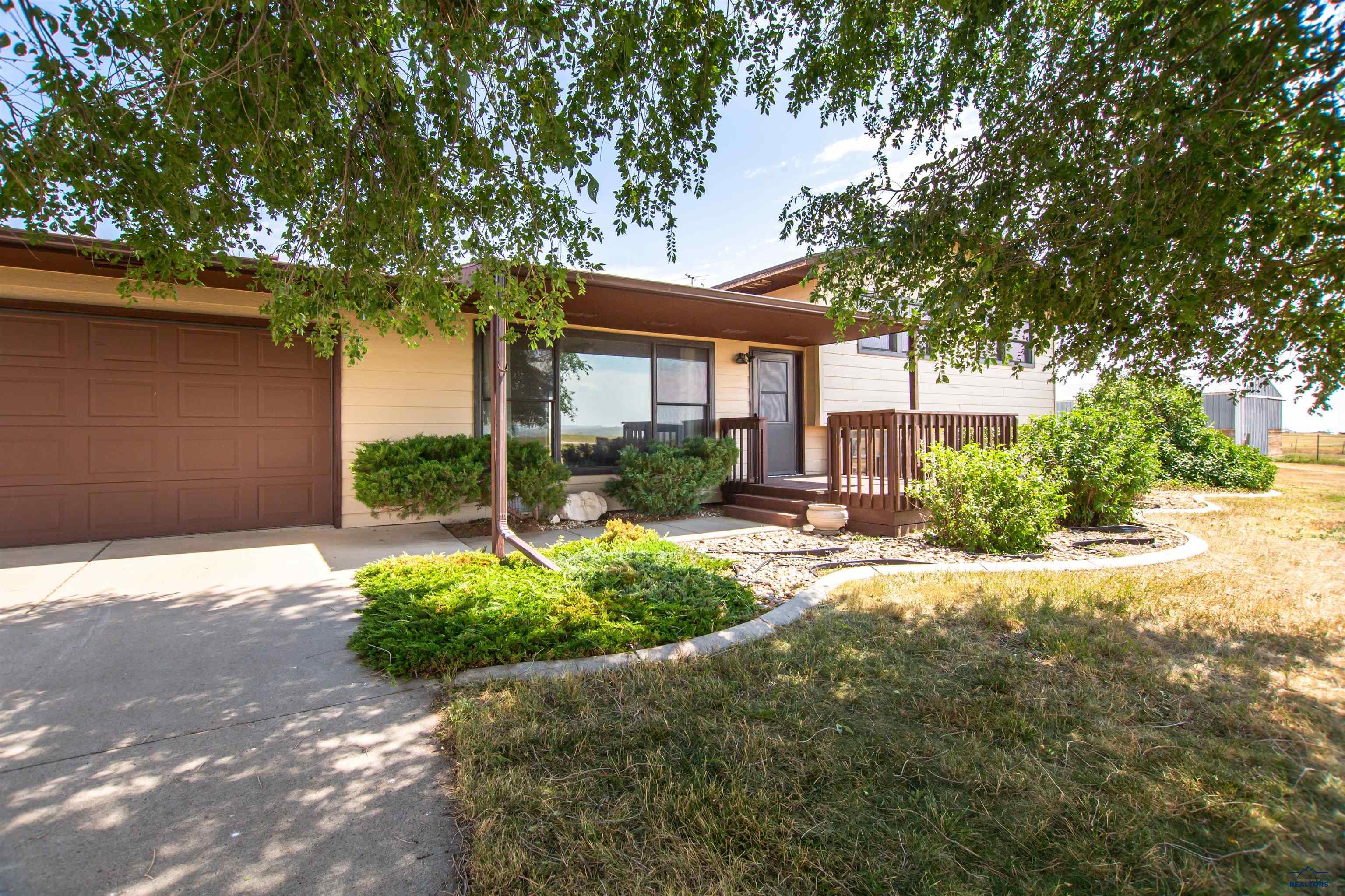 15810 E HWY 44