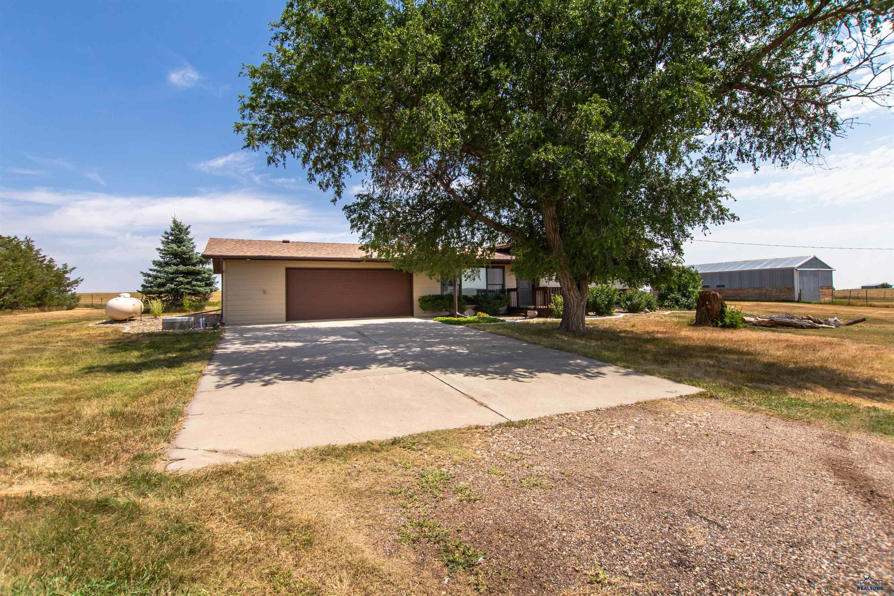15810 E HWY 44