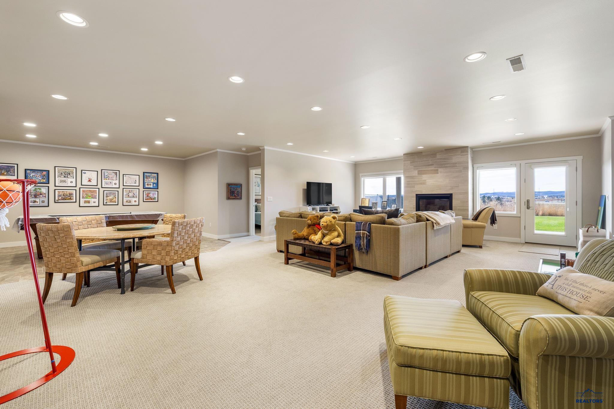 Rapid City, South Dakota, 57701, United States, 3 Bedrooms Bedrooms, ,4 BathroomsBathrooms,Residential,Active,2034007