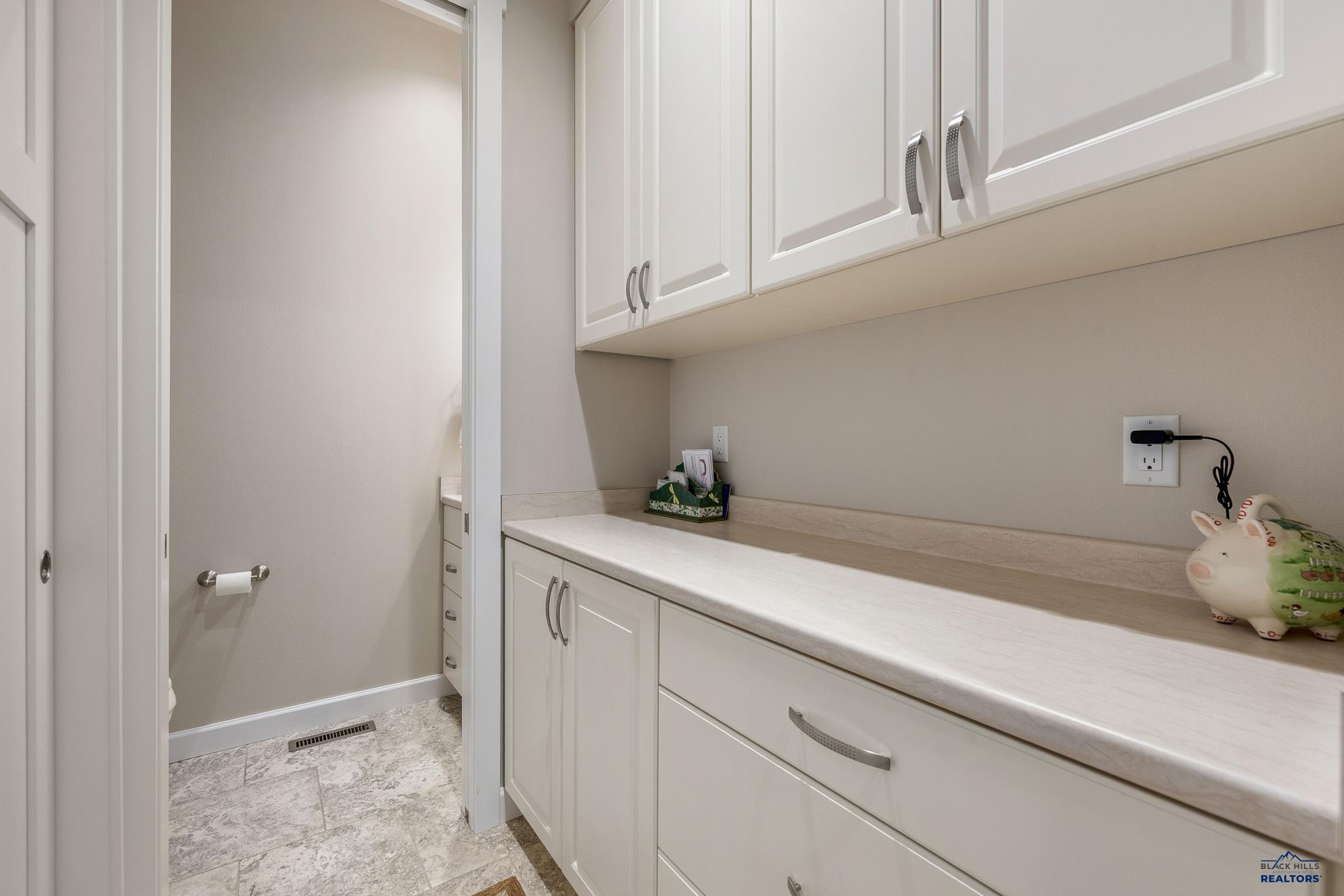 Rapid City, South Dakota, 57701, United States, 3 Bedrooms Bedrooms, ,4 BathroomsBathrooms,Residential,Active,2034007