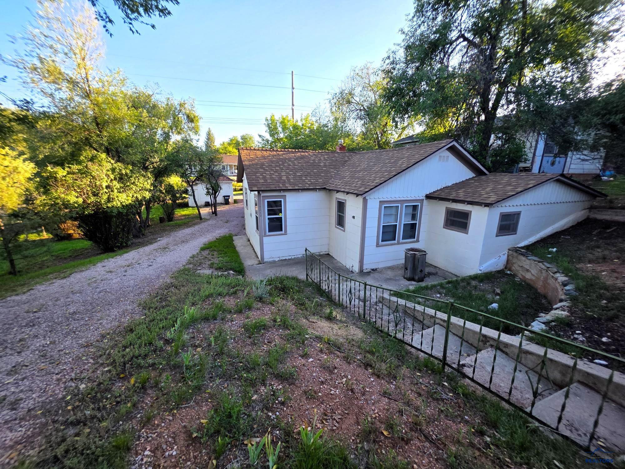 2317 WILSON AVE