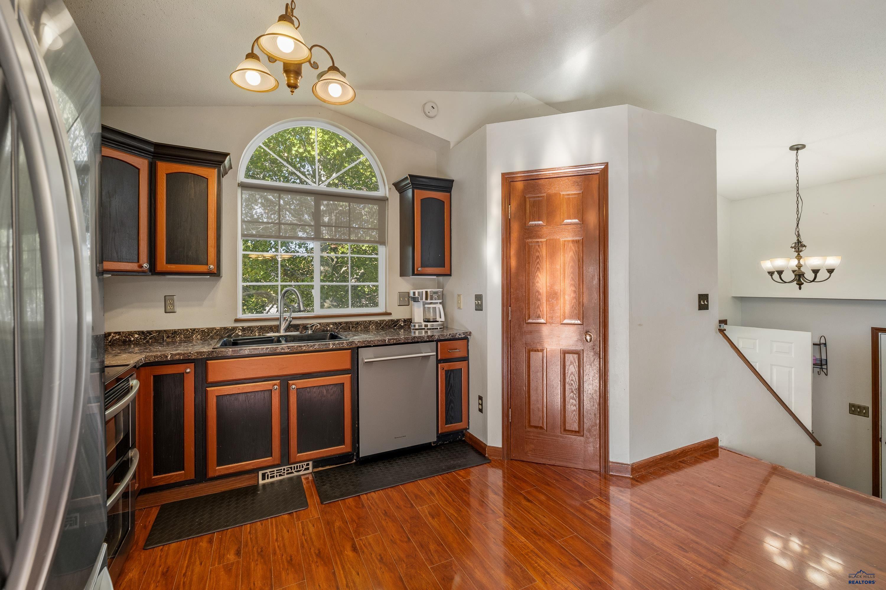 1074 PENNINGTON