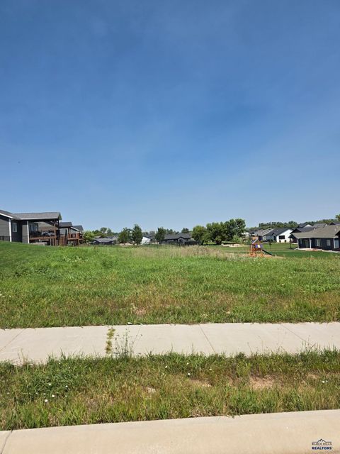 TBD Lot 18 RUSSELL ST Spearfish SD 57783