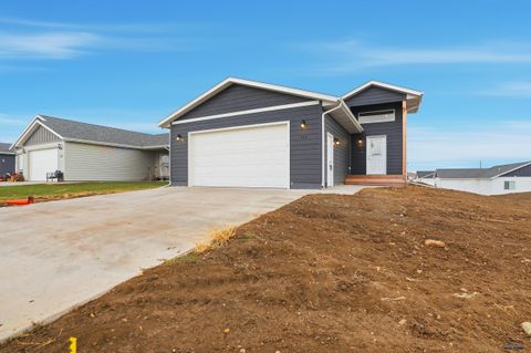 429 YELNER DR Box Elder SD 57719