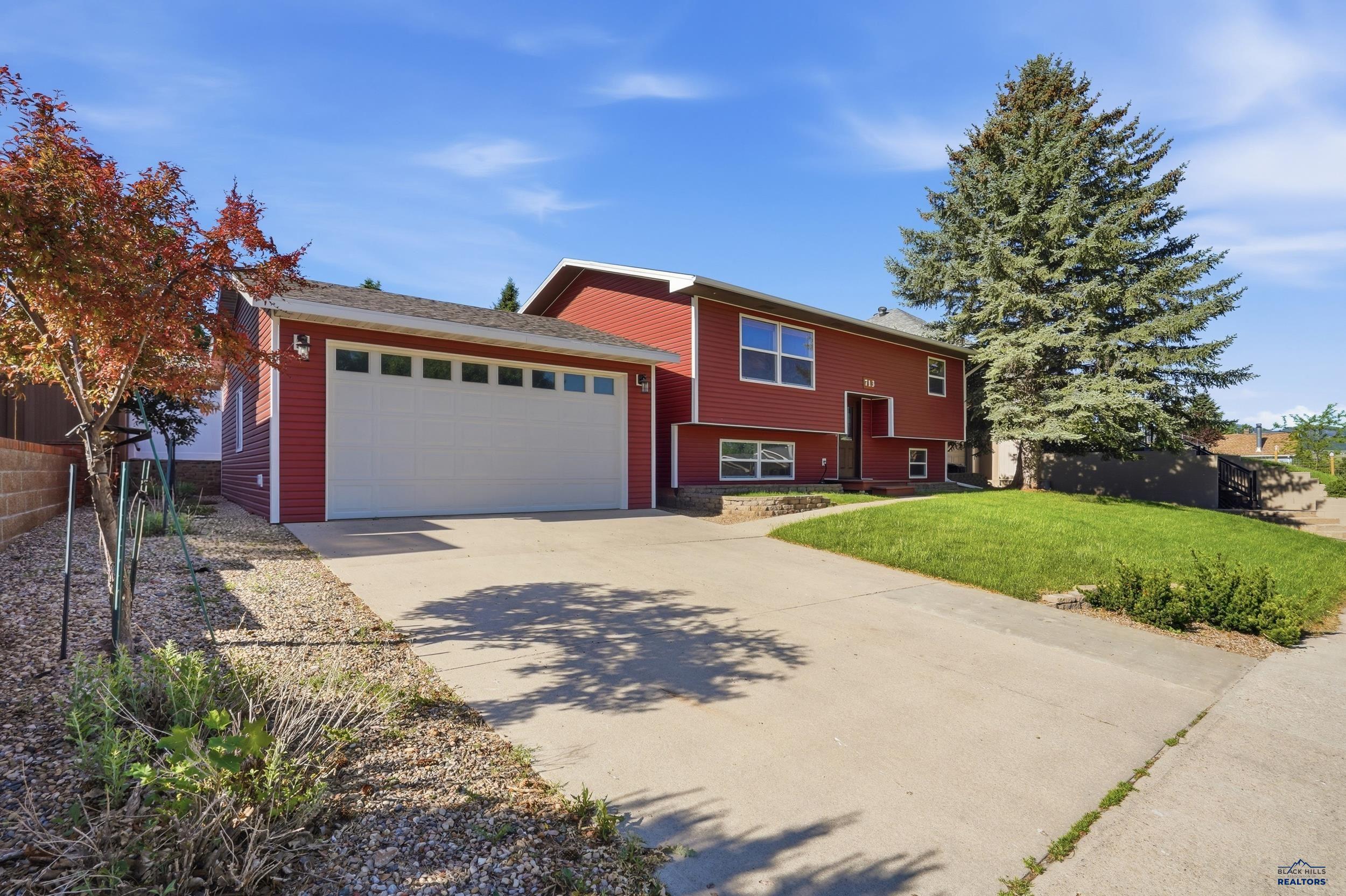713 E GRANT