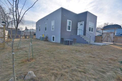 521 E NEW YORK Rapid City SD 57701