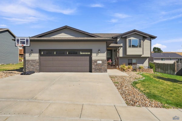 2611 MEADOWS DR, STURGIS, SD 57785 - Image 5d5c8ffca9e11b4fb39ef07473dd40f6/645556303