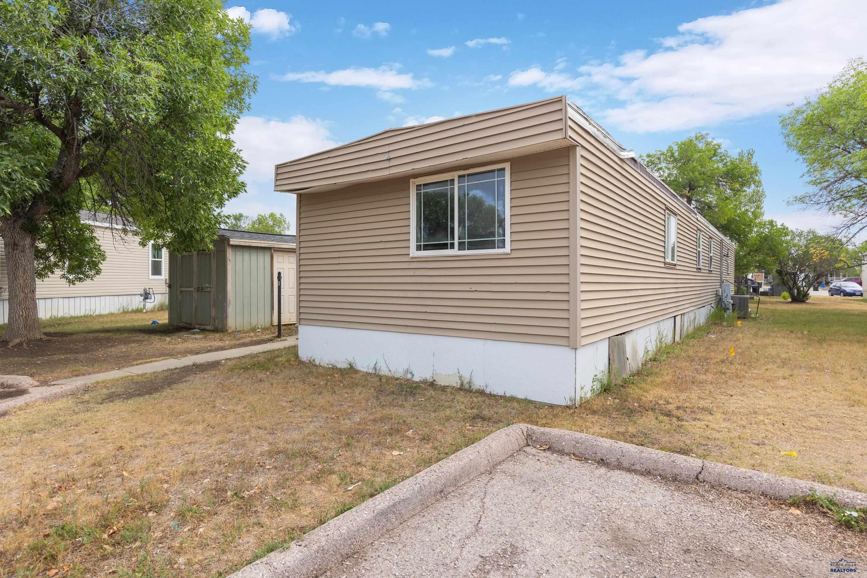 1702 E HWY 44