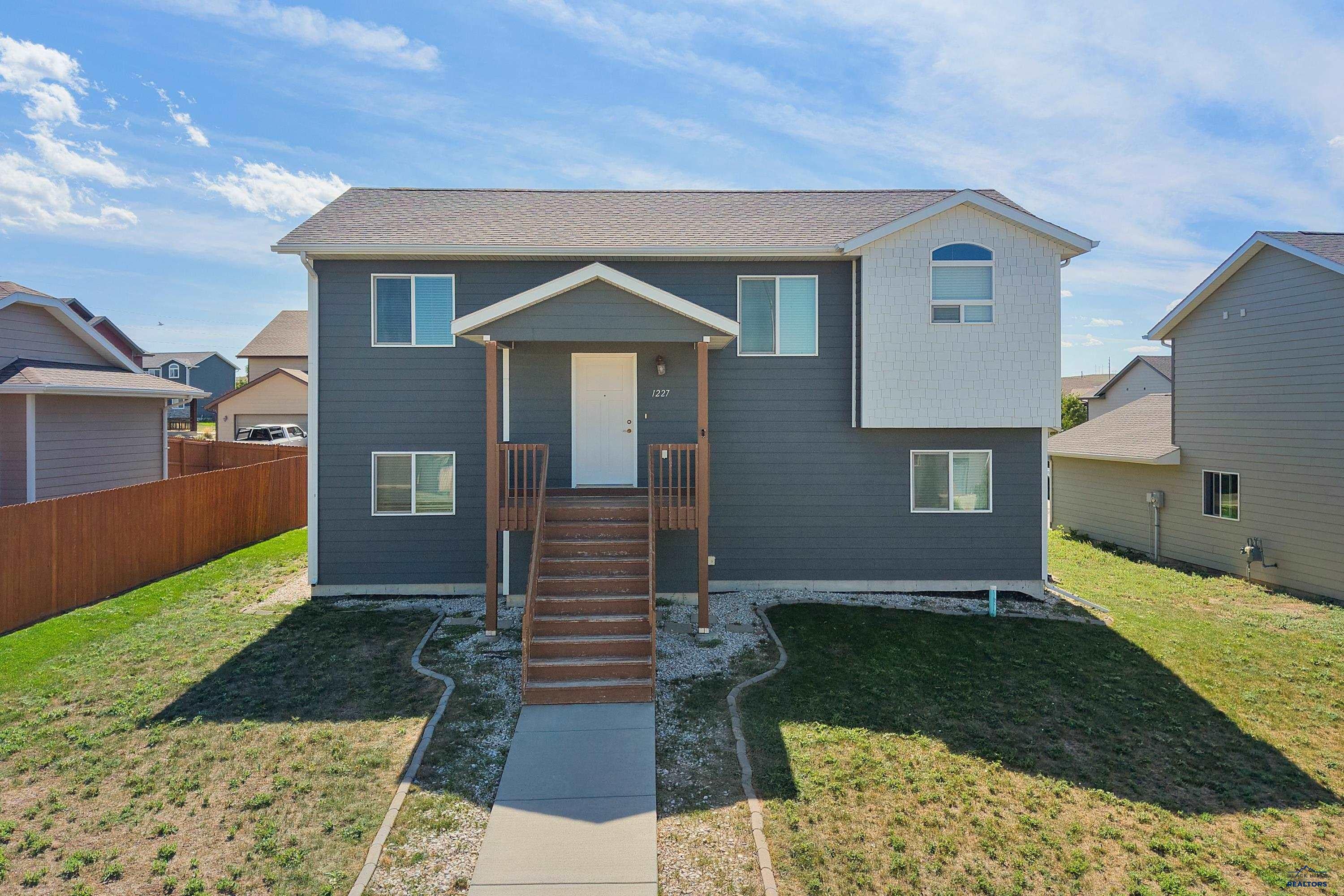 1227 JUNEAU DR