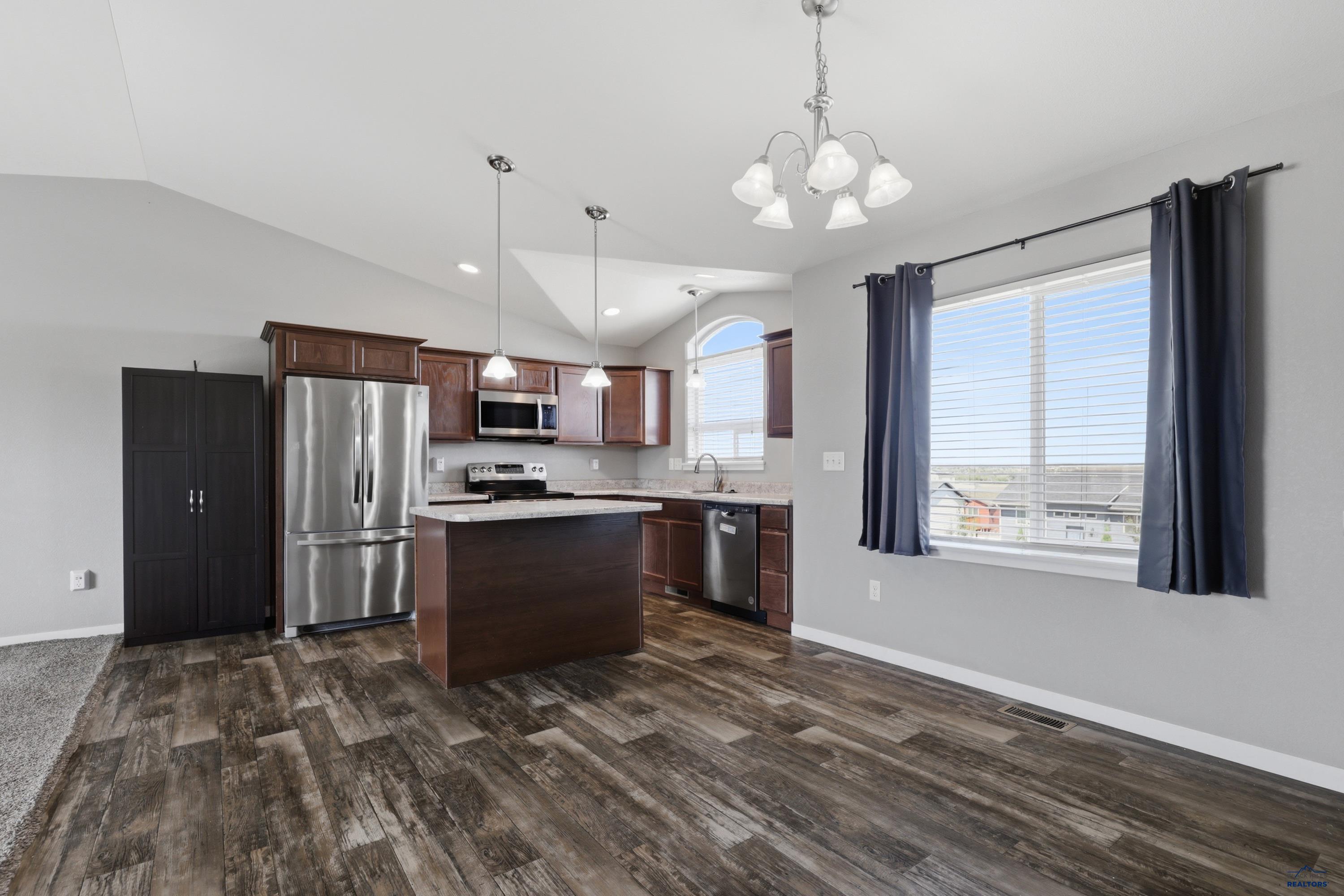 1227 JUNEAU DR
