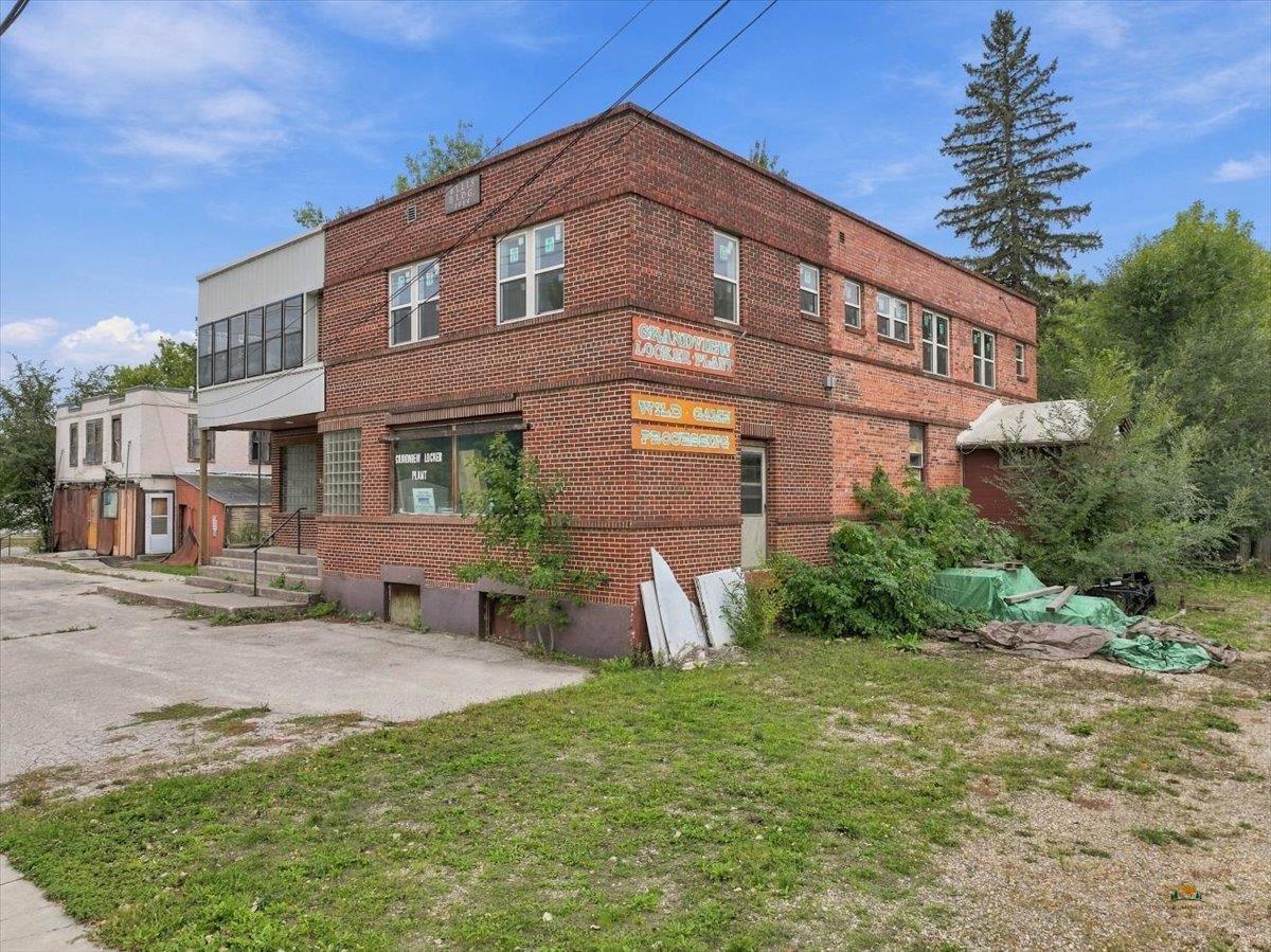 716 10TH AVE