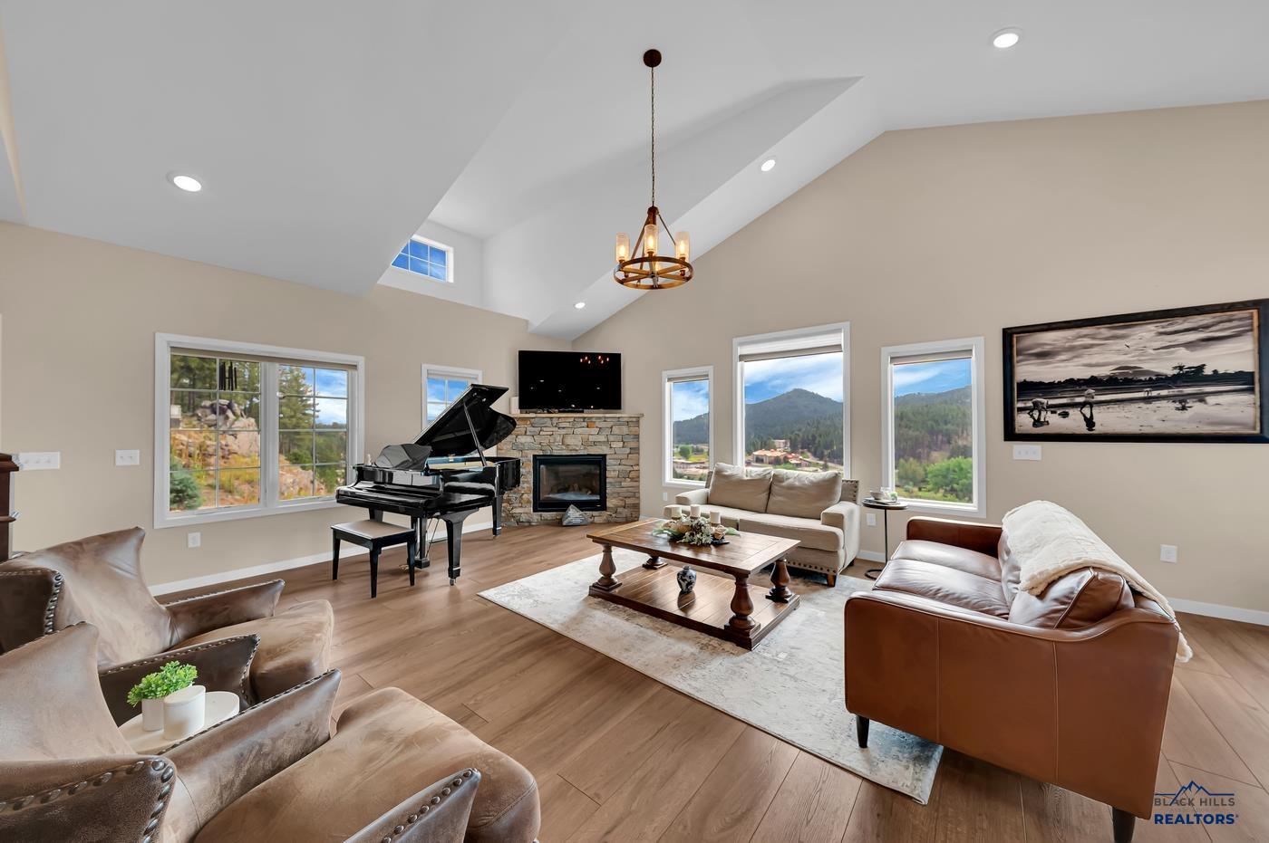 197 RAINBOW RIDGE CT