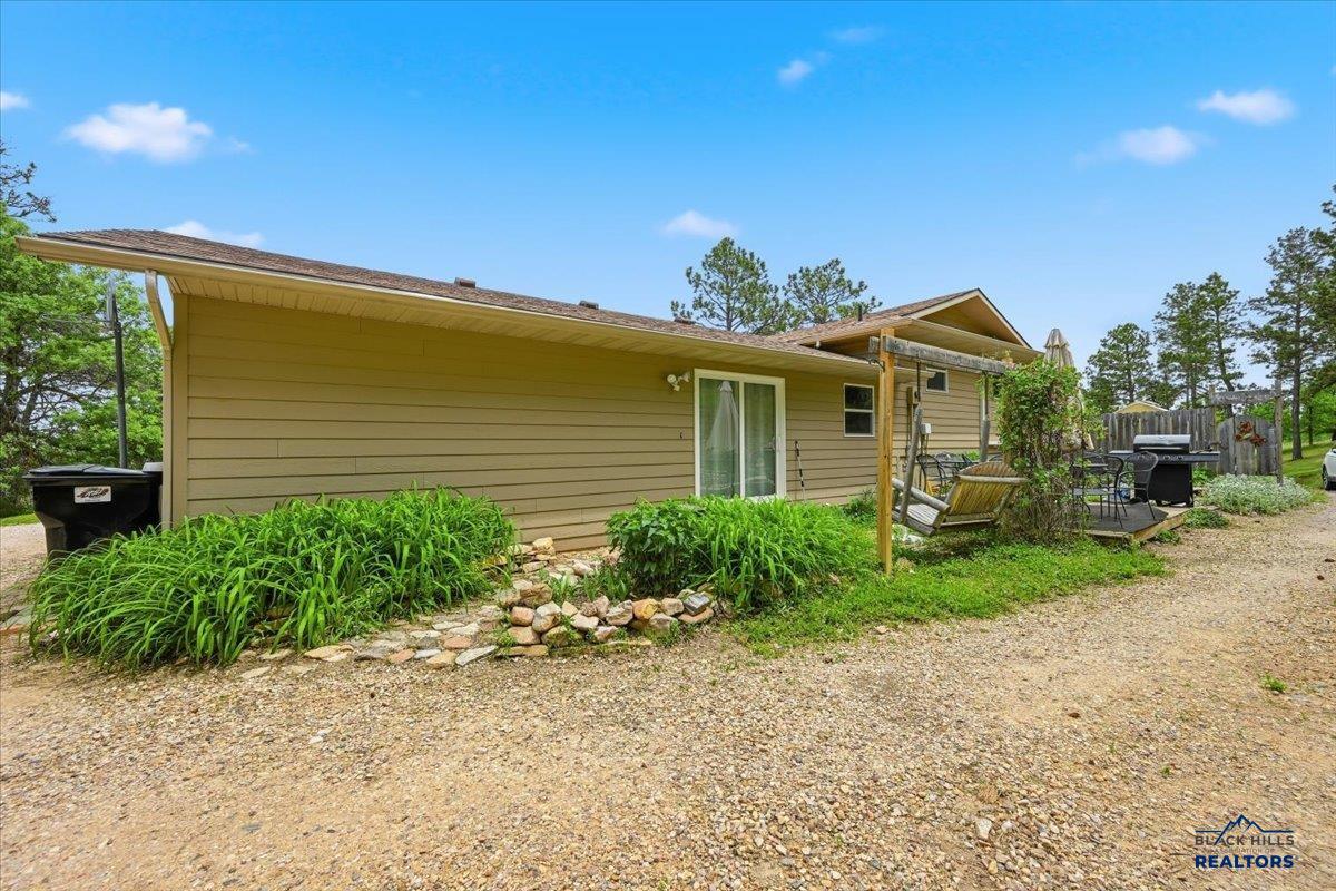 8933 RIDGE TRAIL