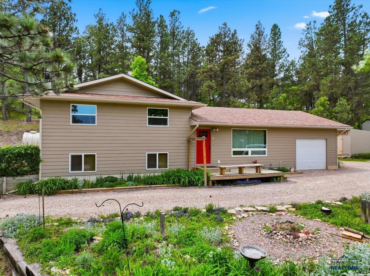 8933 RIDGE TRAIL