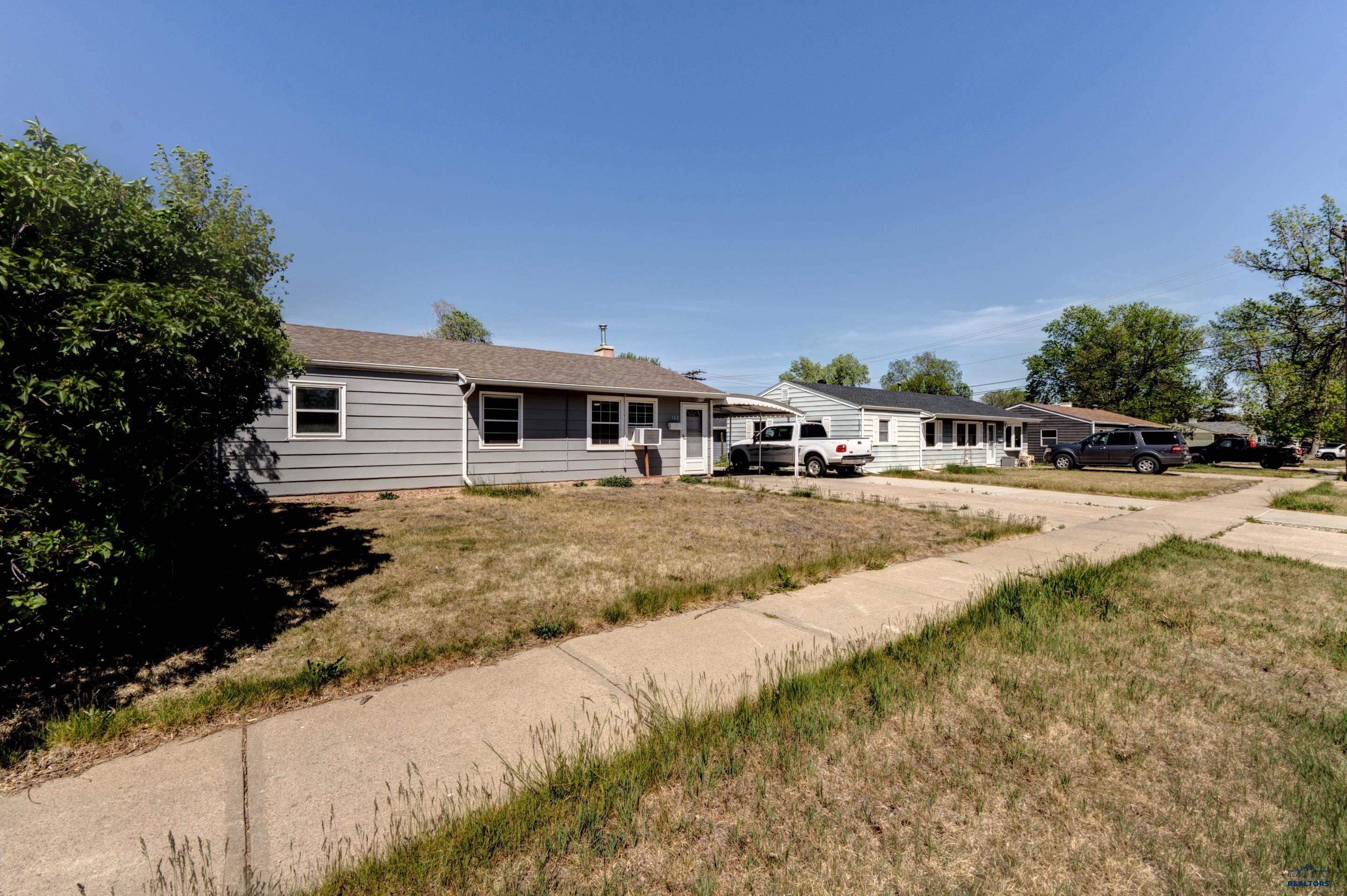 142 E MONTANA