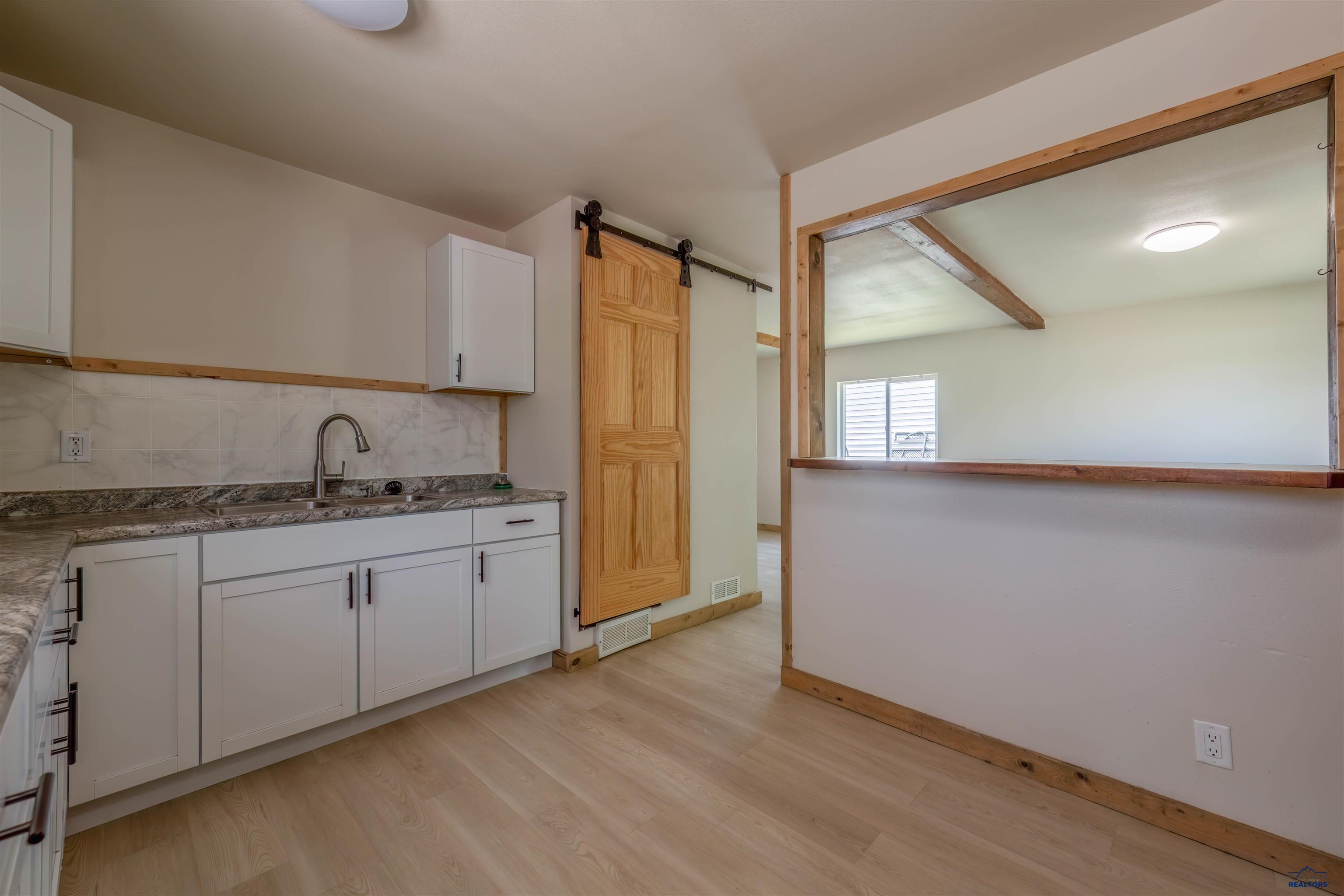 401 E ST FRANCIS