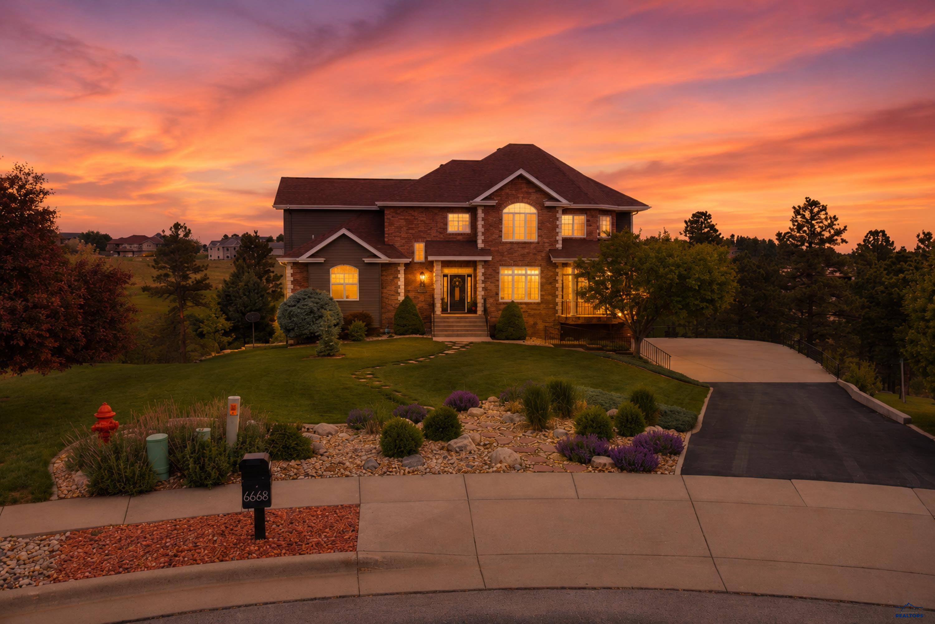 6668 BERWICK CT